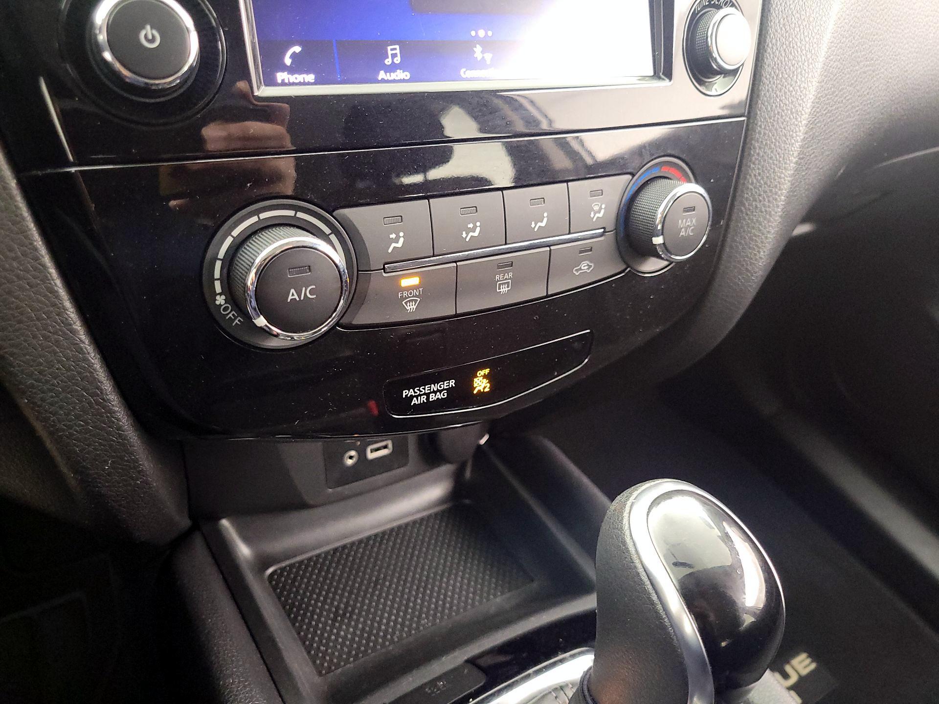 Thumbnail: 2019 Nissan Rogue Sport - 16
