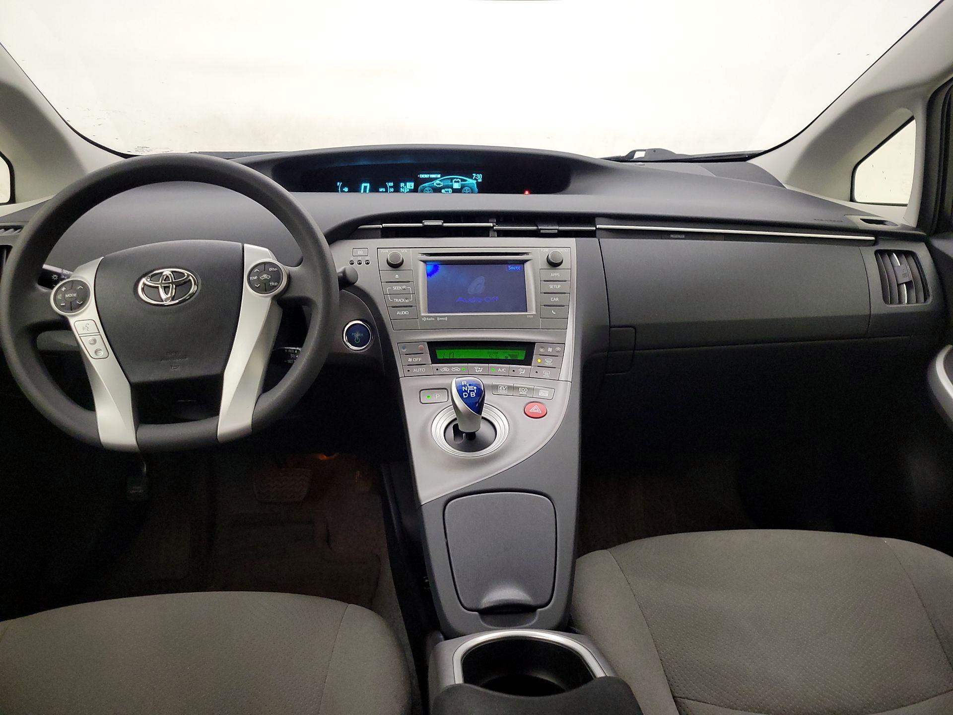 Thumbnail: 2015 Toyota Prius - 9