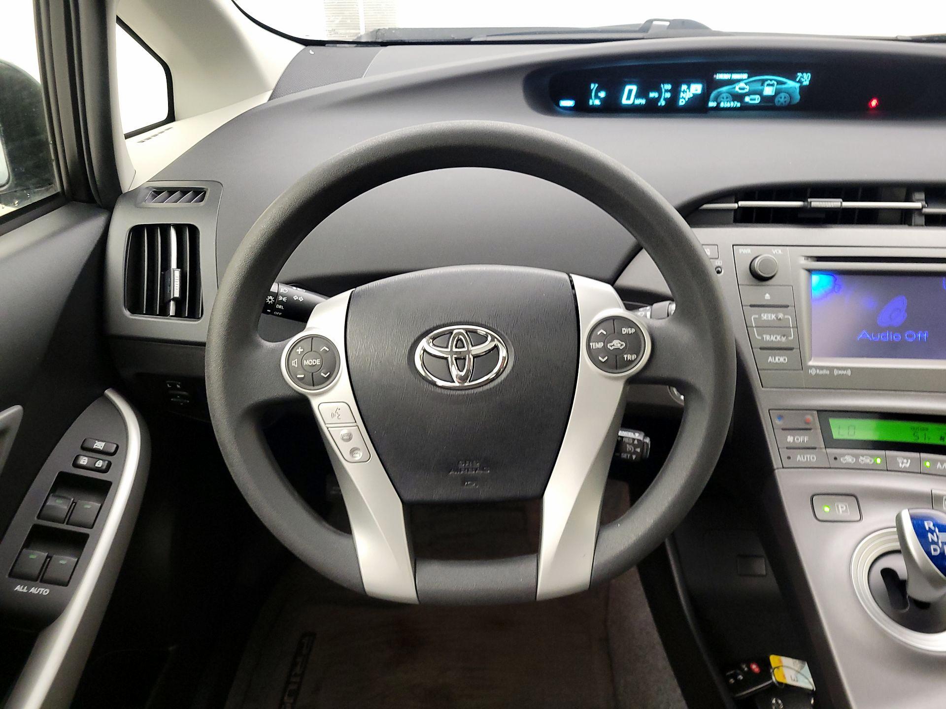 Thumbnail: 2015 Toyota Prius - 10