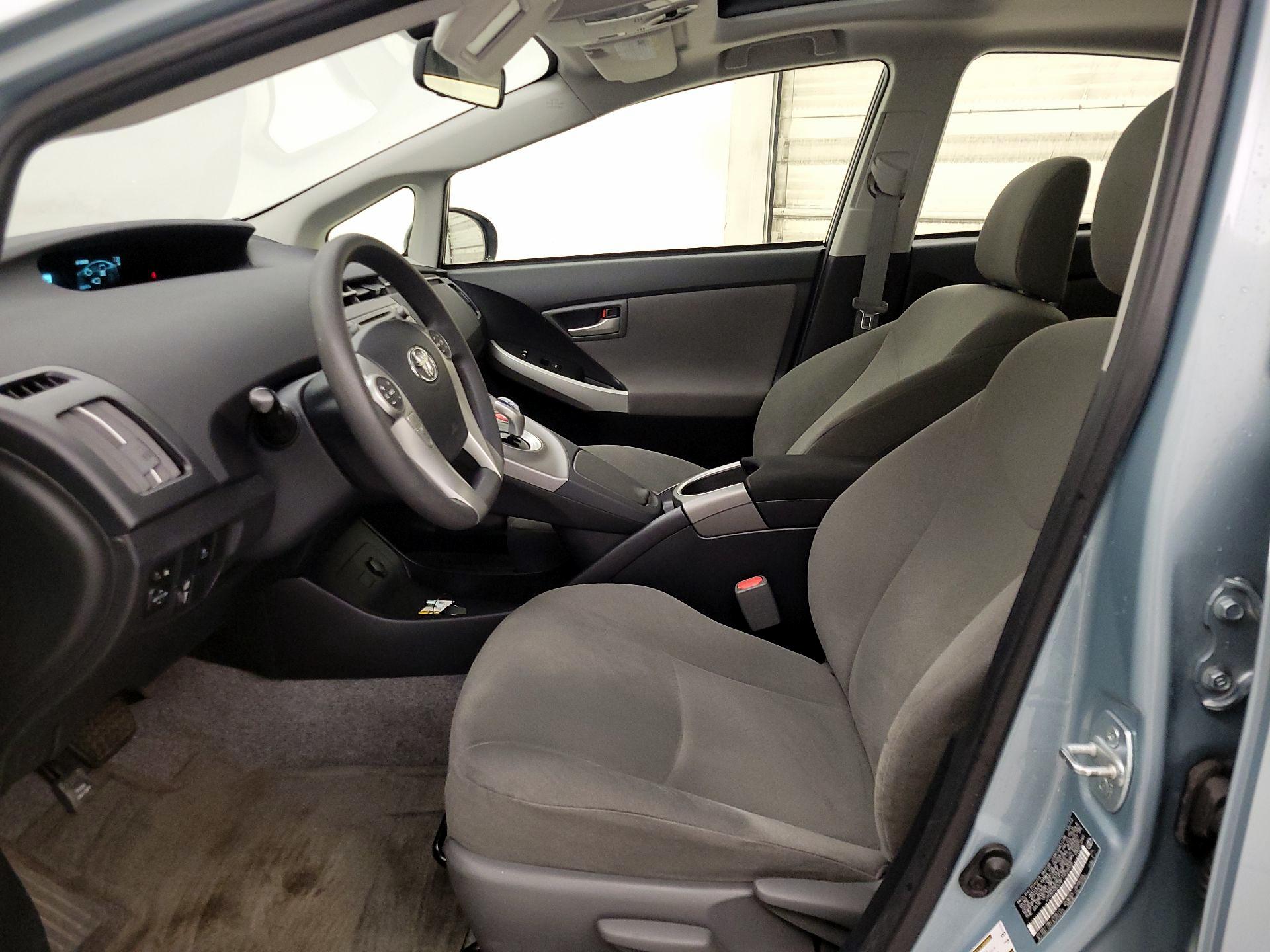 Thumbnail: 2015 Toyota Prius - 11