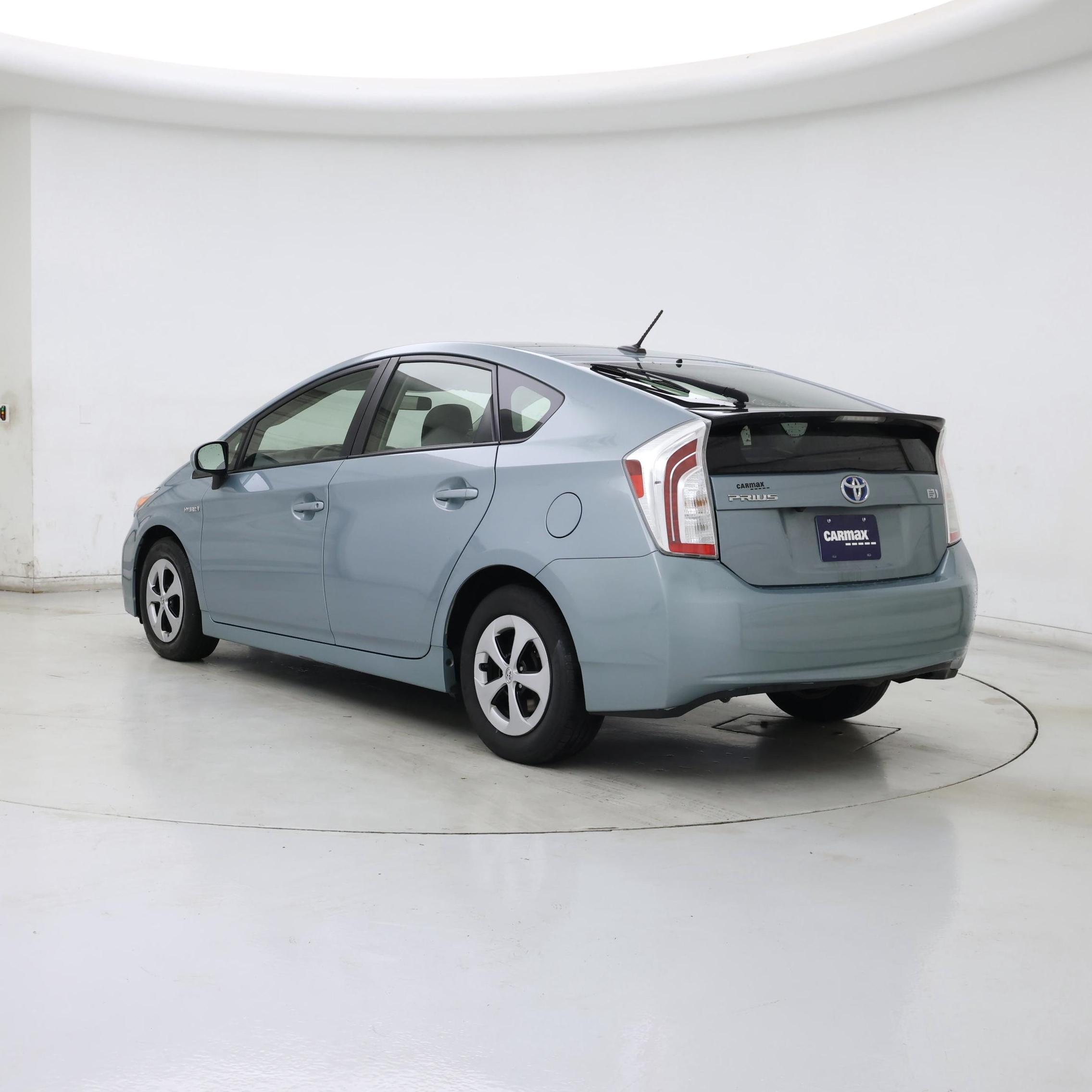 Thumbnail: 2015 Toyota Prius - 2
