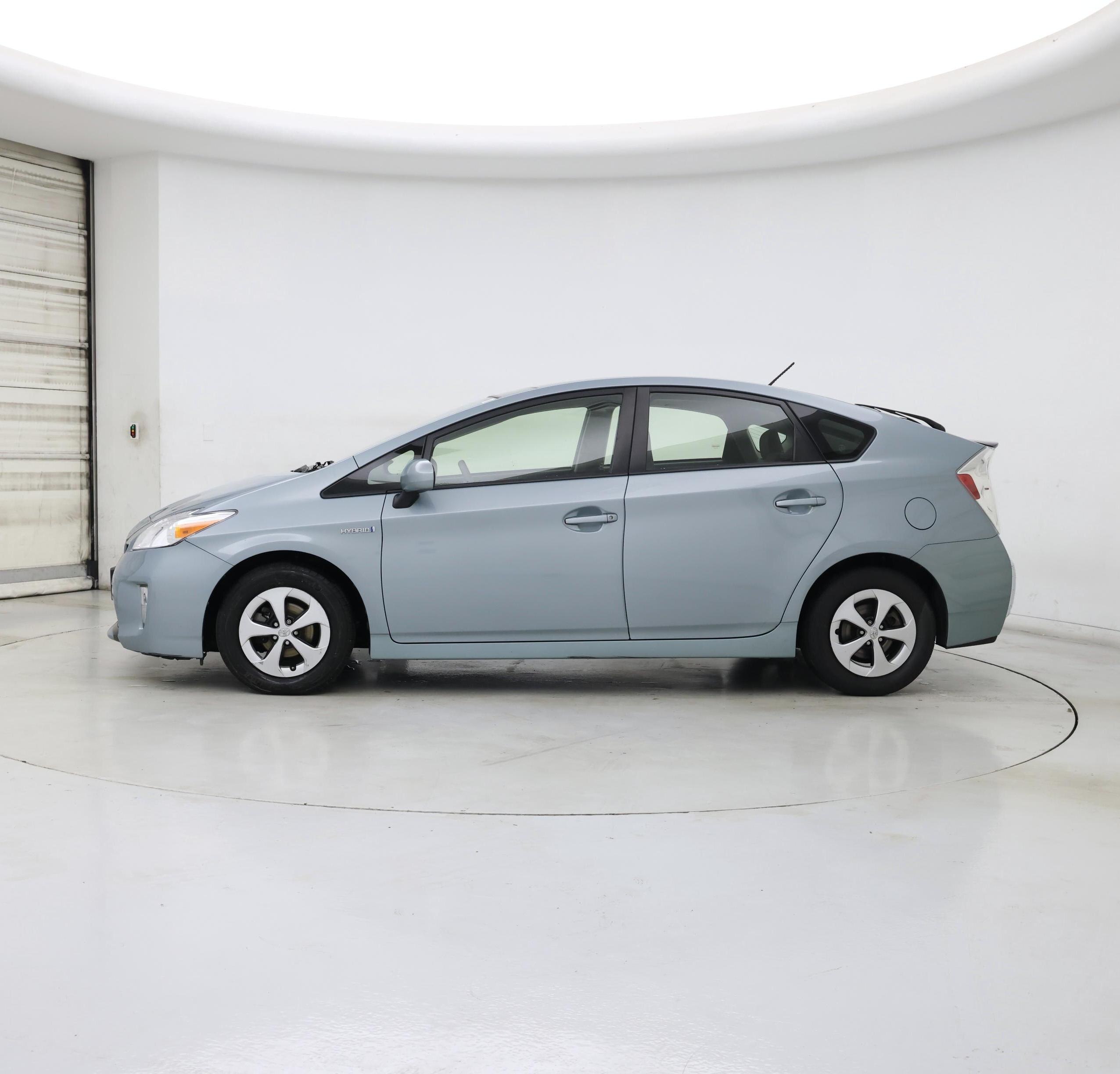 Thumbnail: 2015 Toyota Prius - 3