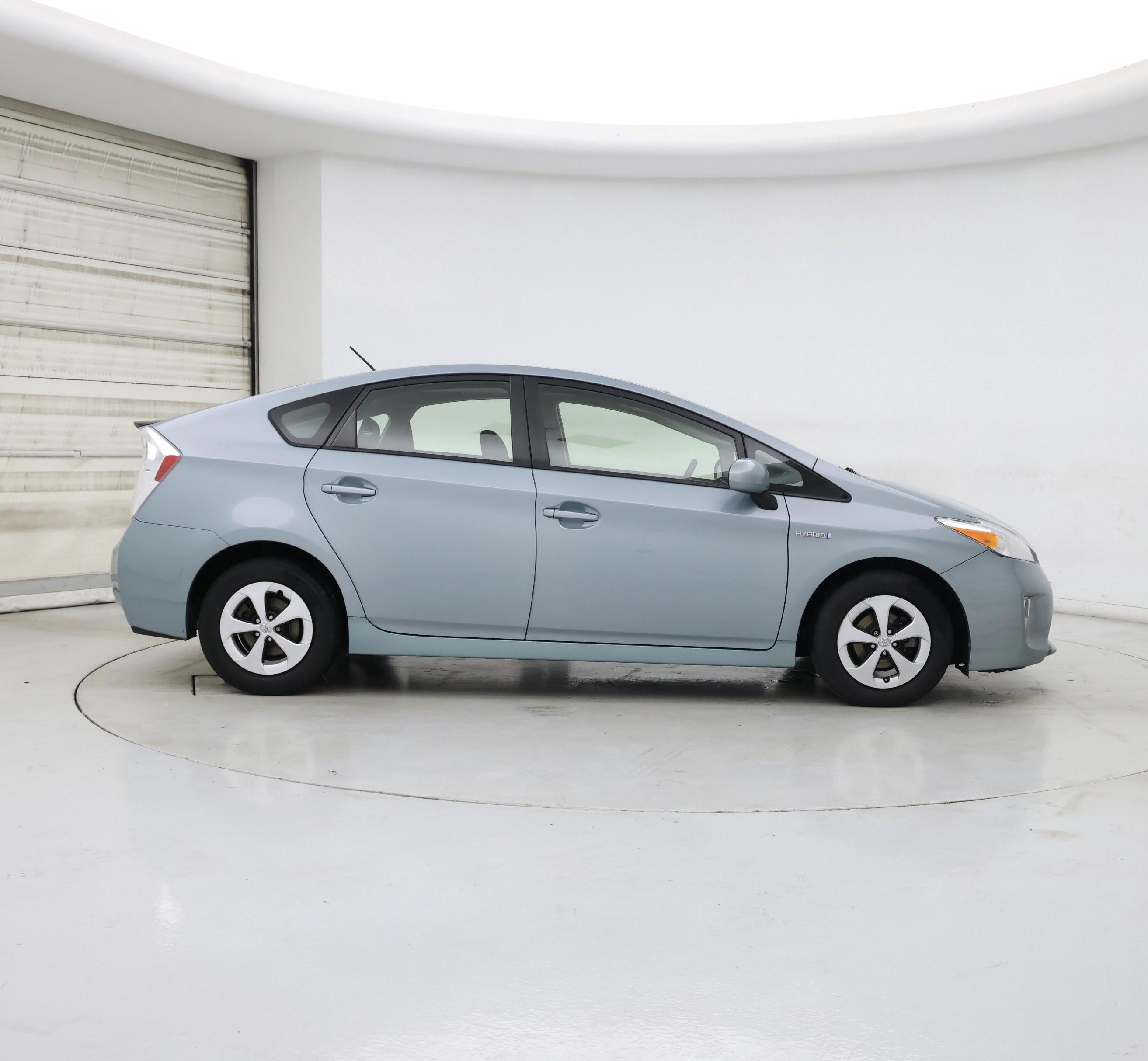 Thumbnail: 2015 Toyota Prius - 7