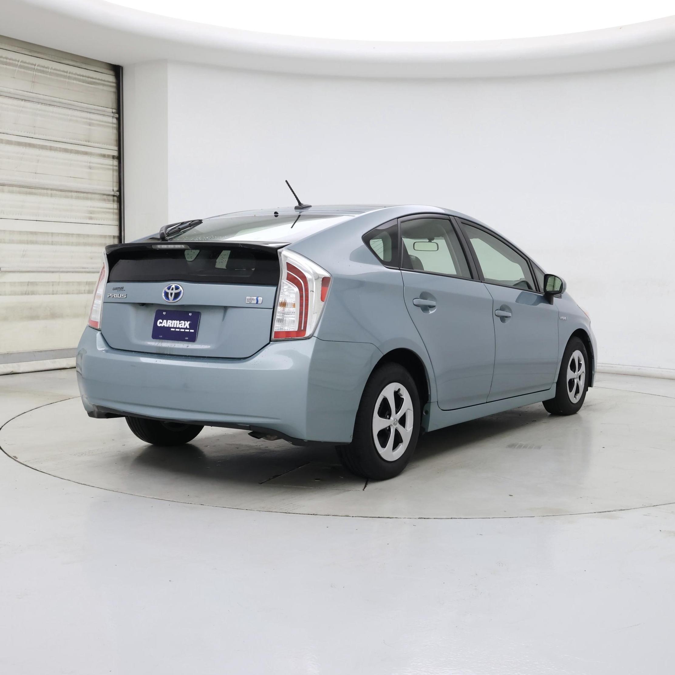Thumbnail: 2015 Toyota Prius - 8