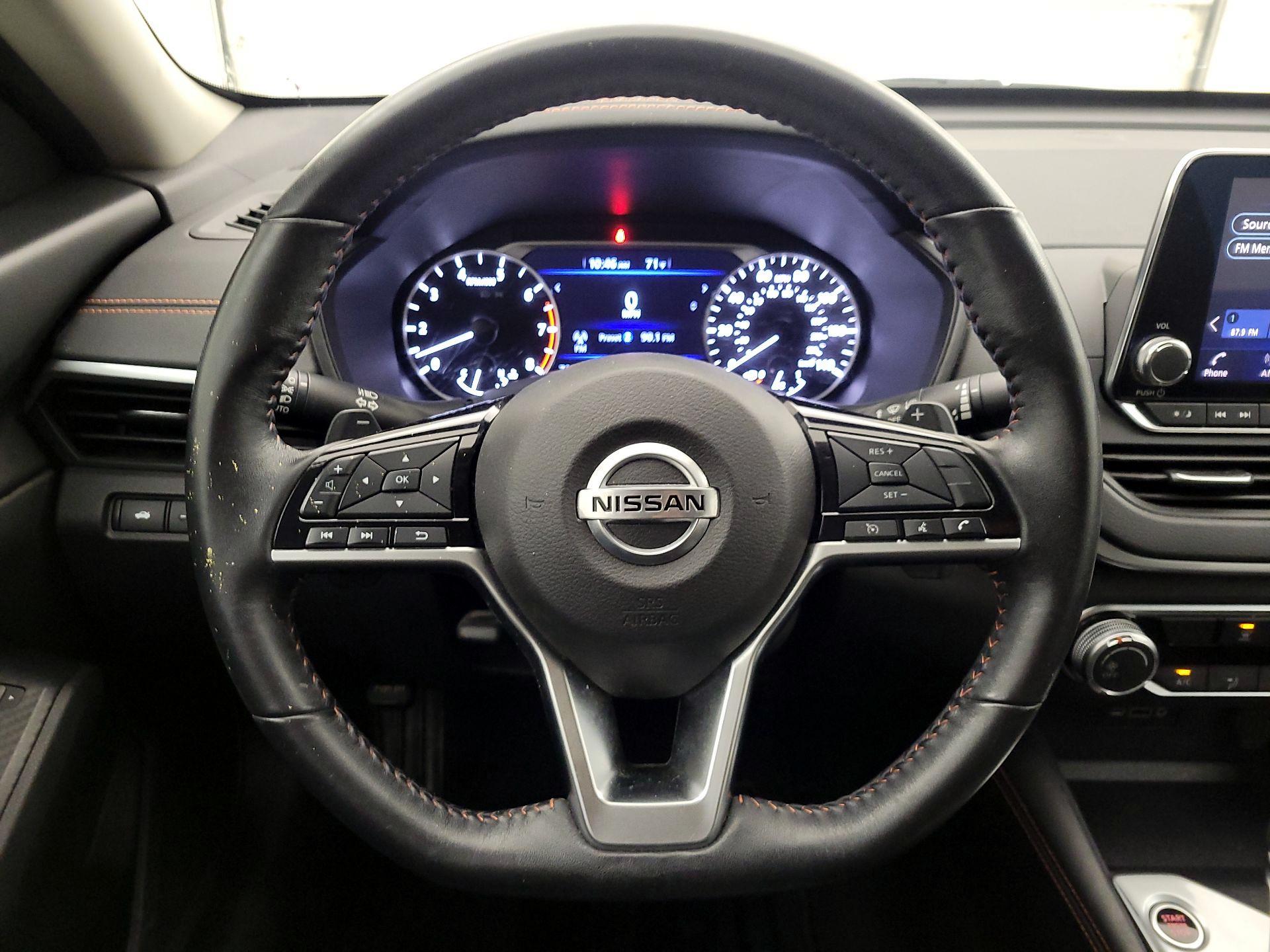 Thumbnail: 2019 Nissan Altima - 10