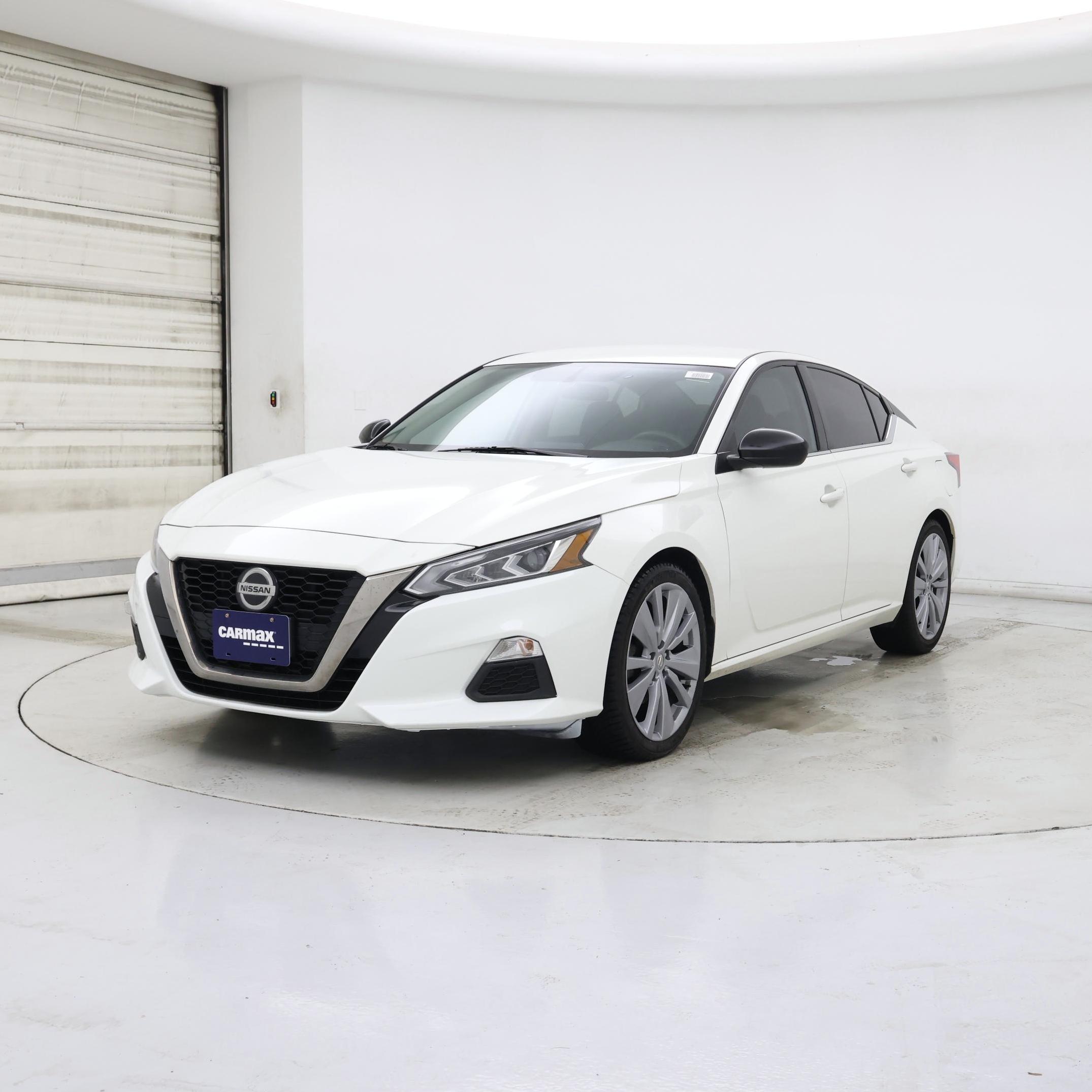Thumbnail: 2019 Nissan Altima - 4