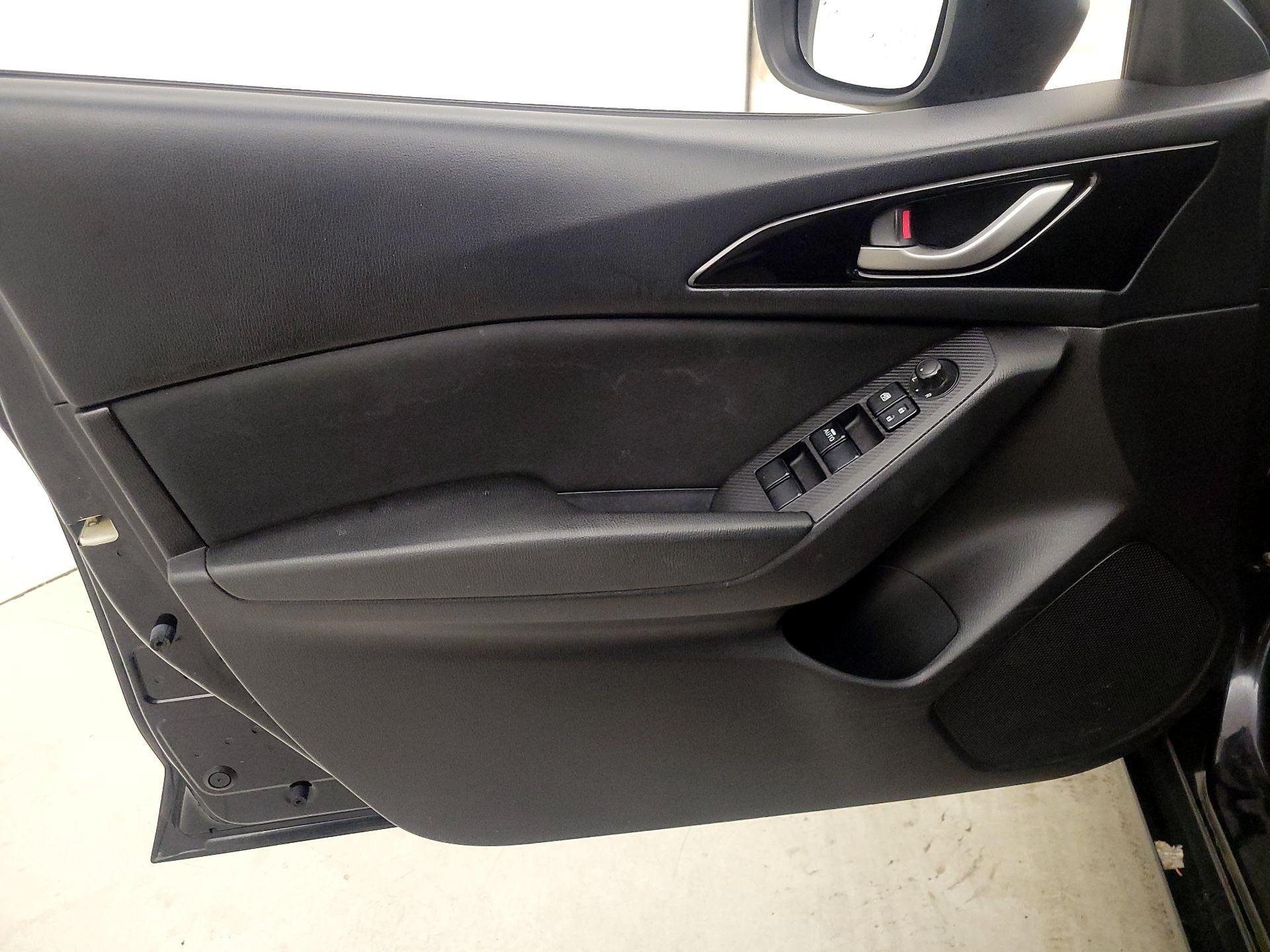 Thumbnail: 2016 Mazda Mazda3 - 12