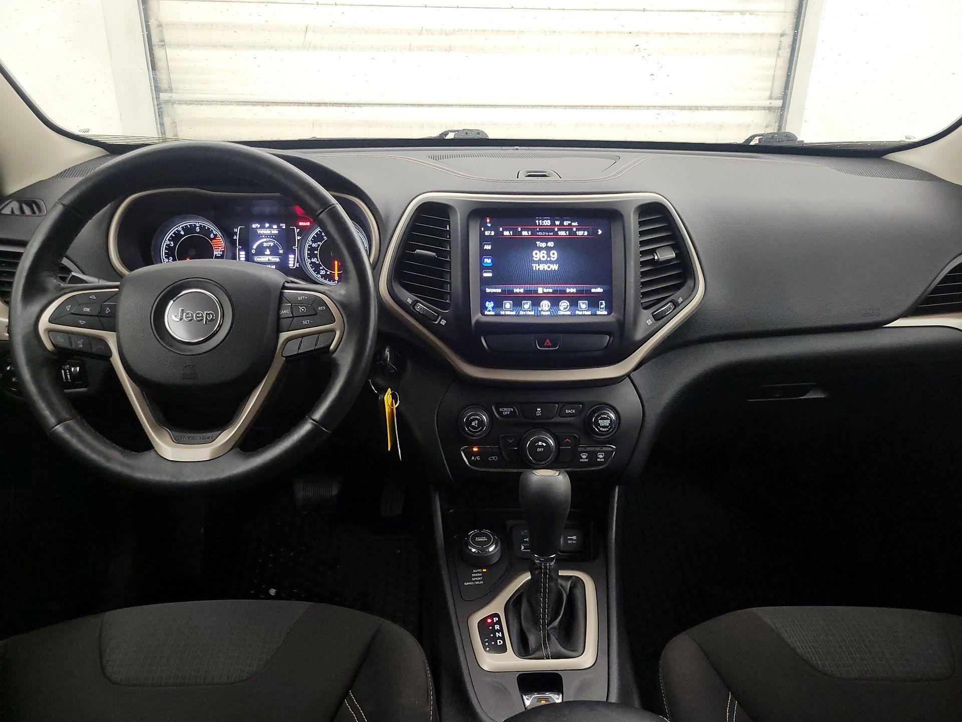 Thumbnail: 2016 Jeep Cherokee - 9
