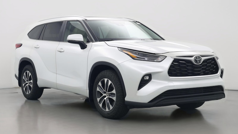 2023 Toyota Highlander XLE Hero Image