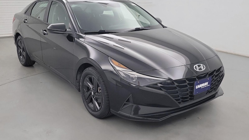 2021 Hyundai Elantra SEL Hero Image