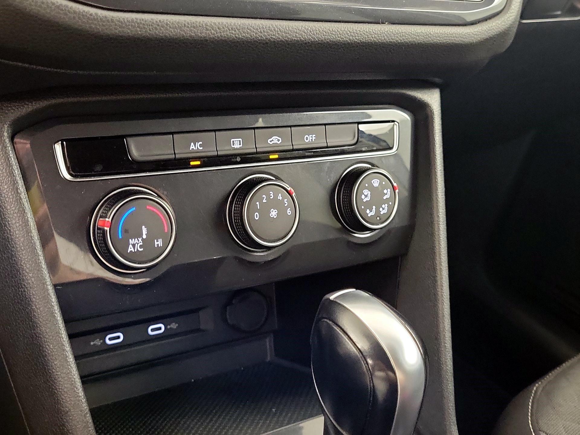 Thumbnail: 2021 Volkswagen Tiguan - 14