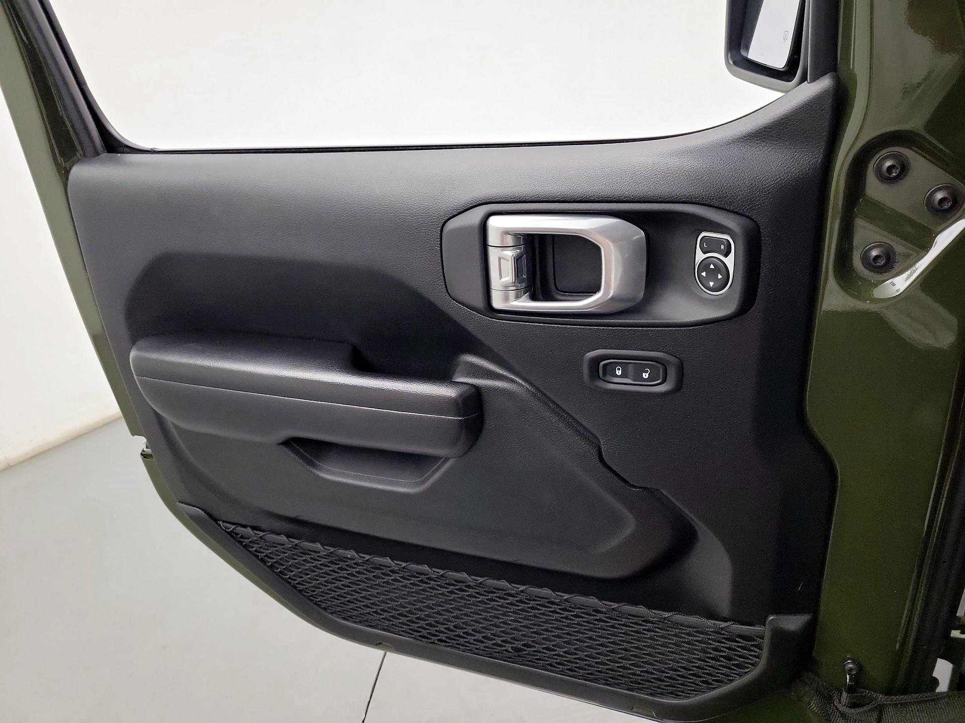 Thumbnail: 2021 Jeep Wrangler - 10
