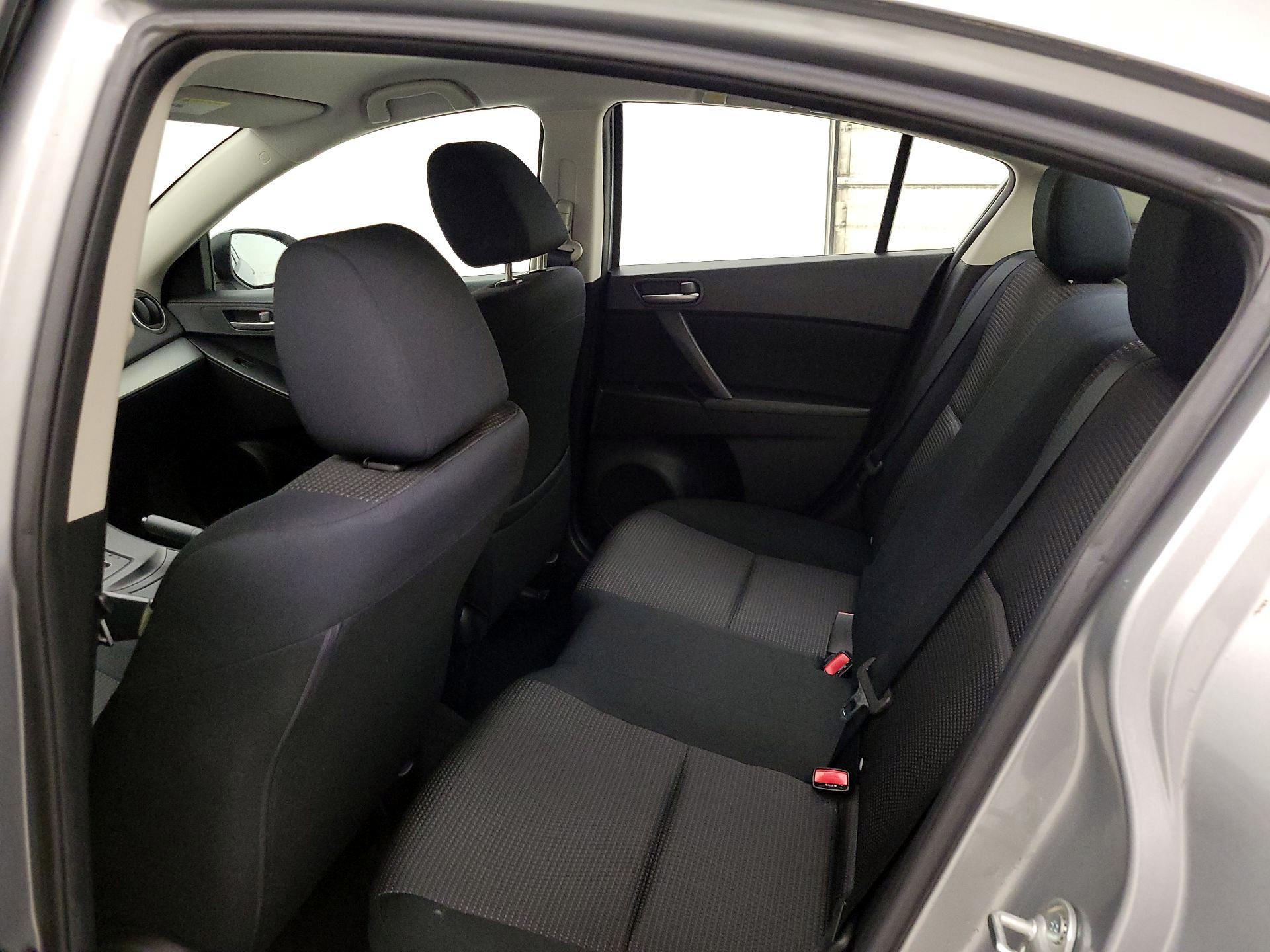 Thumbnail: 2013 Mazda Mazda3 - 18