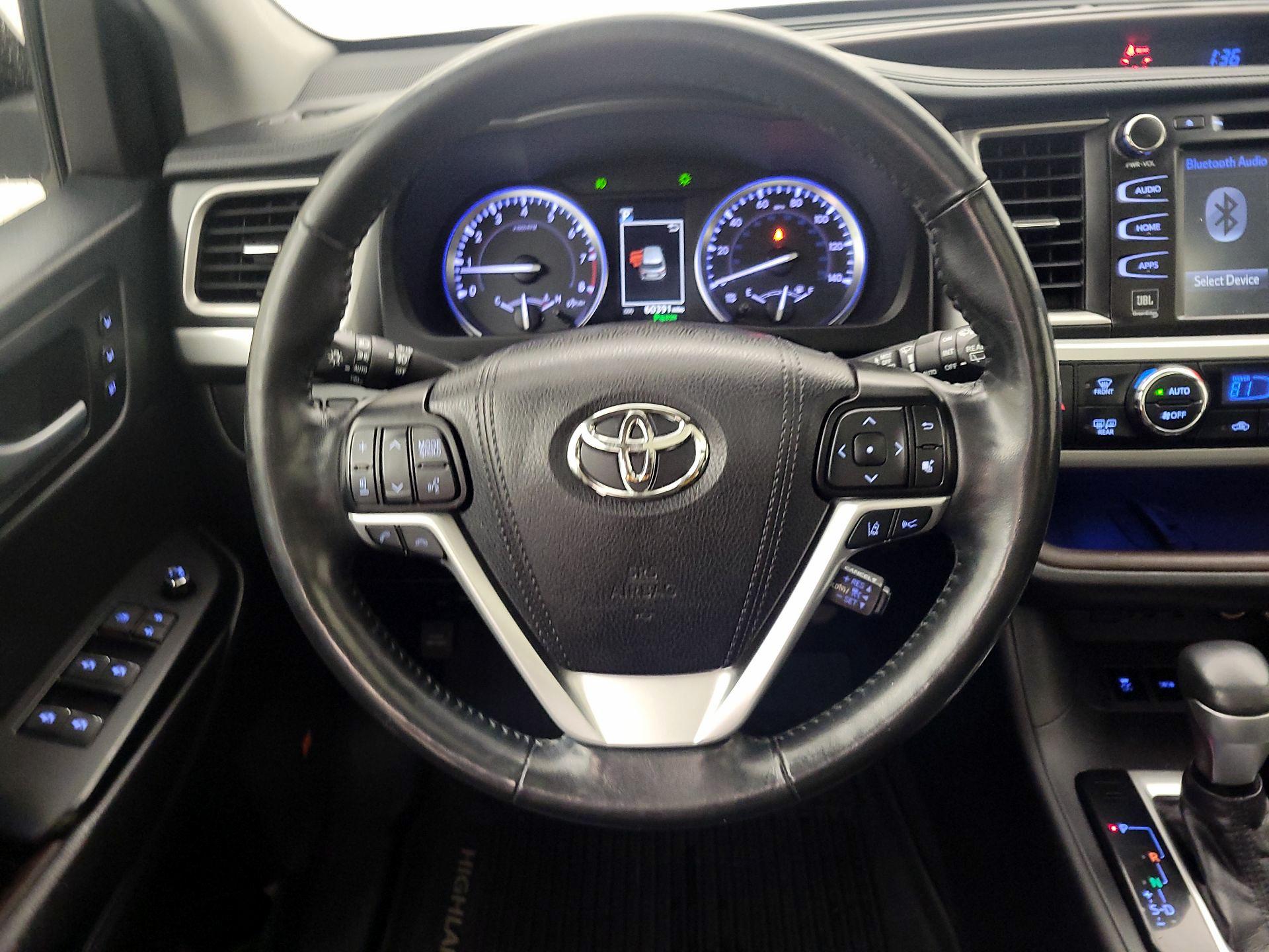 Thumbnail: 2019 Toyota Highlander - 10