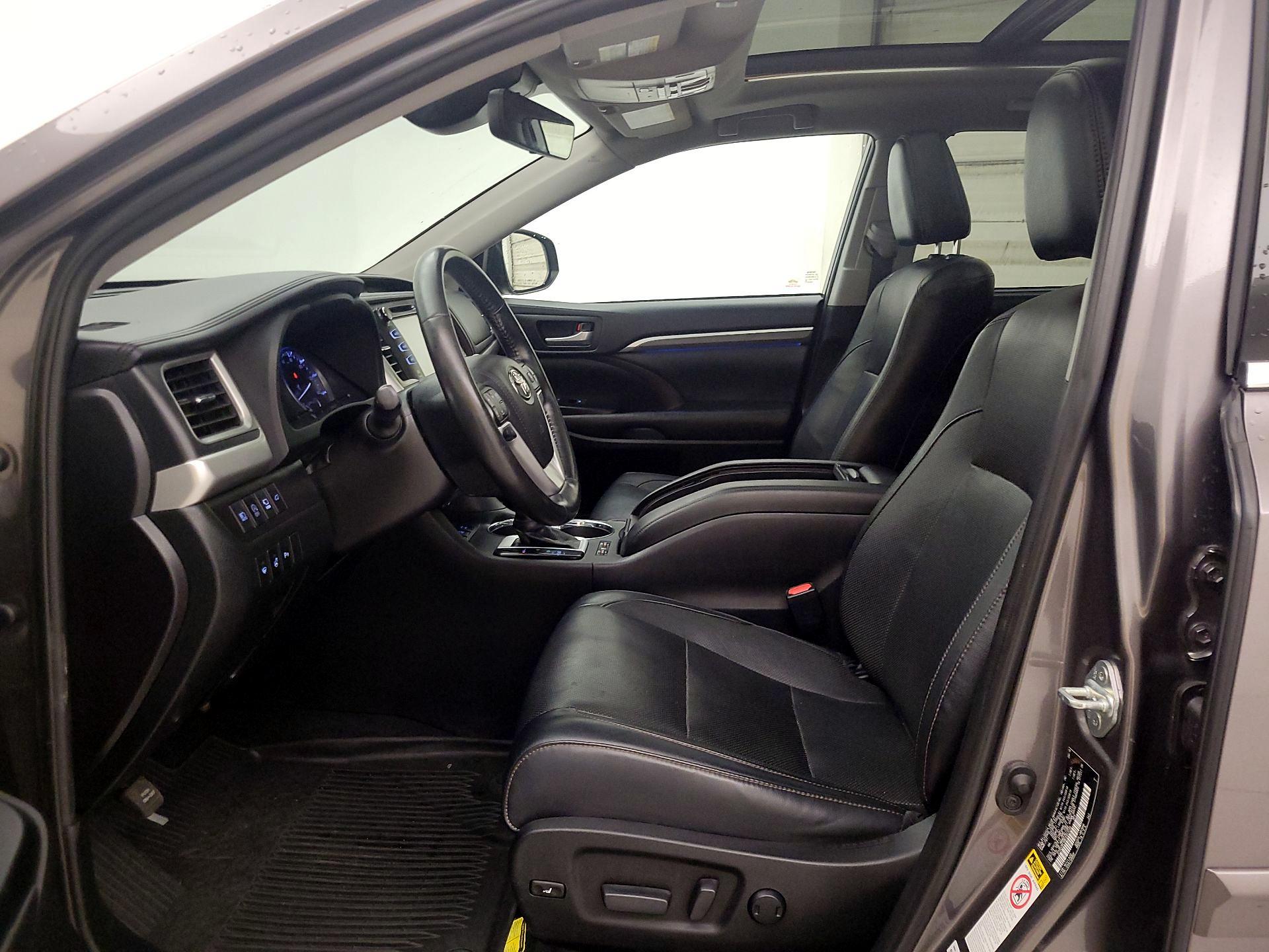 Thumbnail: 2019 Toyota Highlander - 11