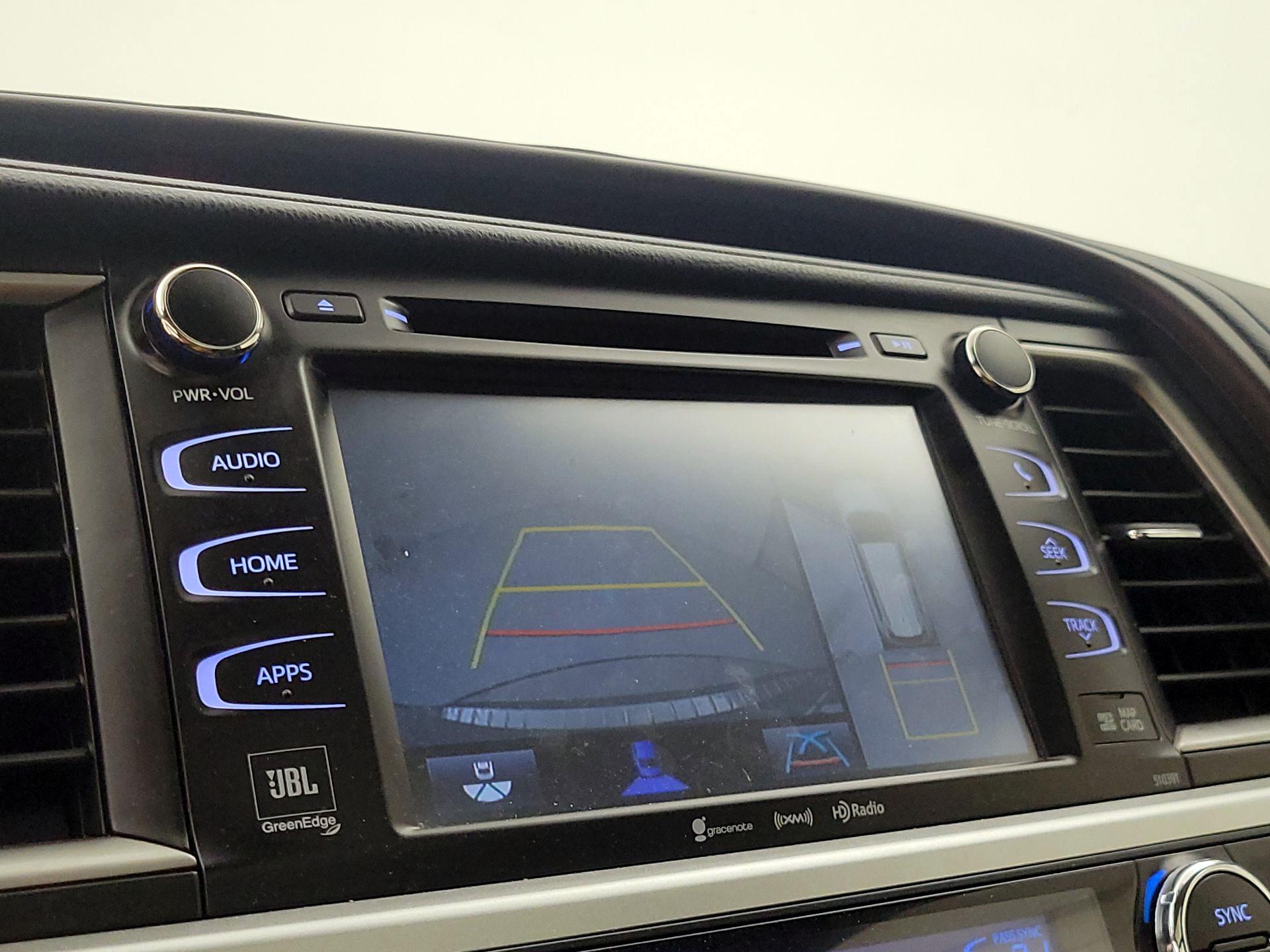 Thumbnail: 2019 Toyota Highlander - 14
