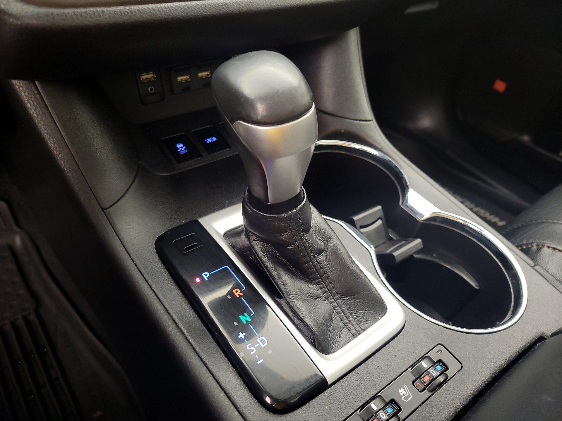 Thumbnail: 2019 Toyota Highlander - 17