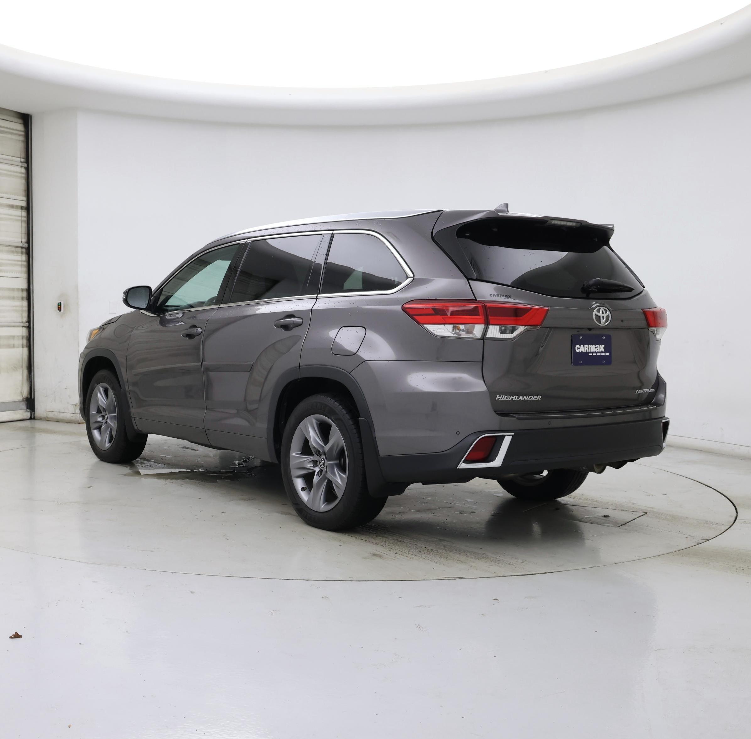 Thumbnail: 2019 Toyota Highlander - 2