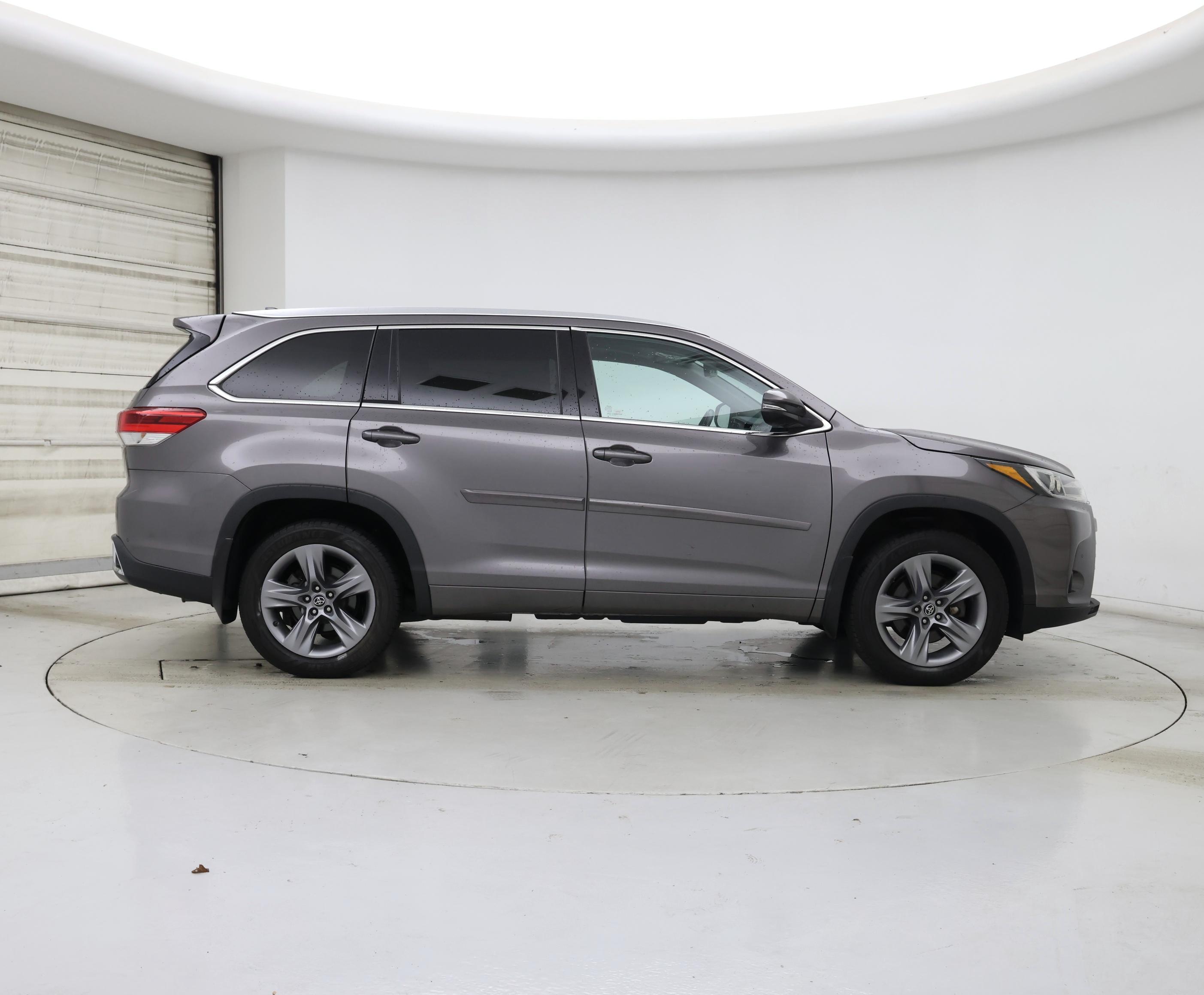 Thumbnail: 2019 Toyota Highlander - 7