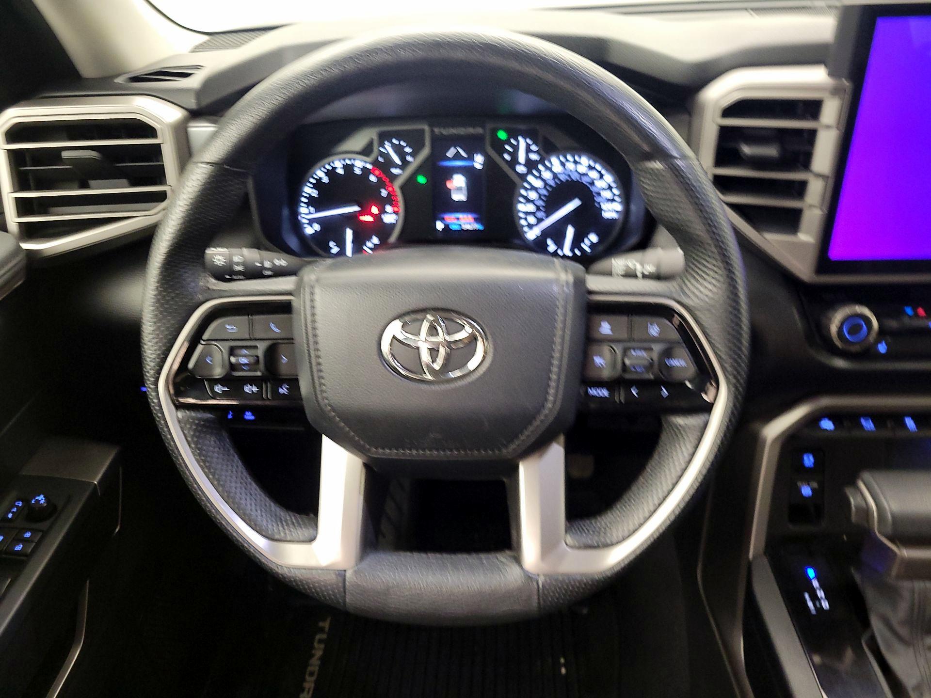 Thumbnail: 2022 Toyota Tundra - 10