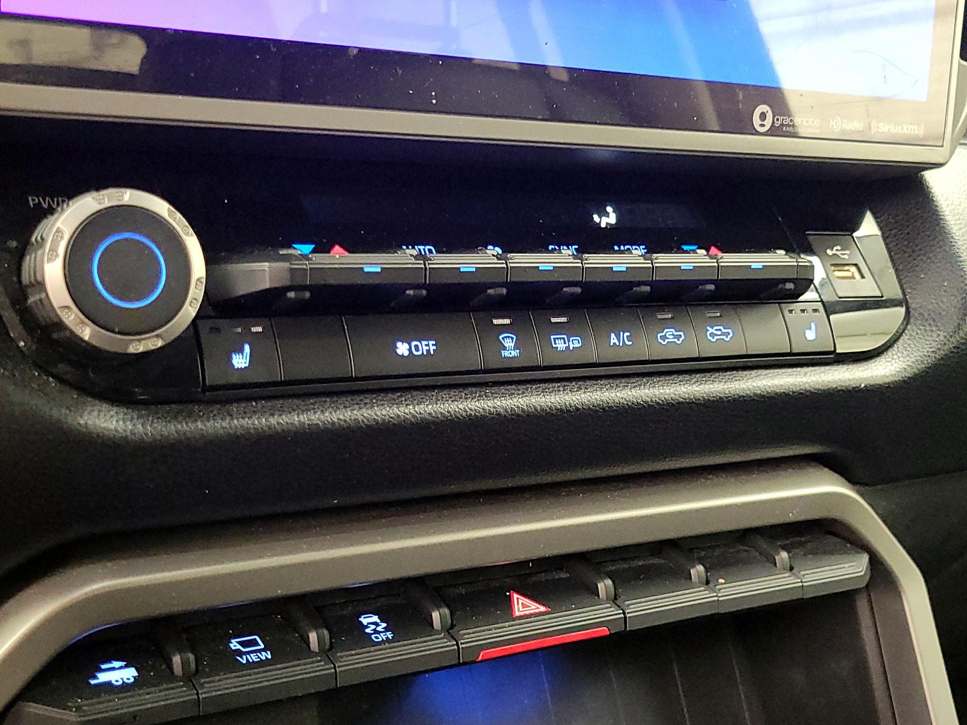 Thumbnail: 2022 Toyota Tundra - 16