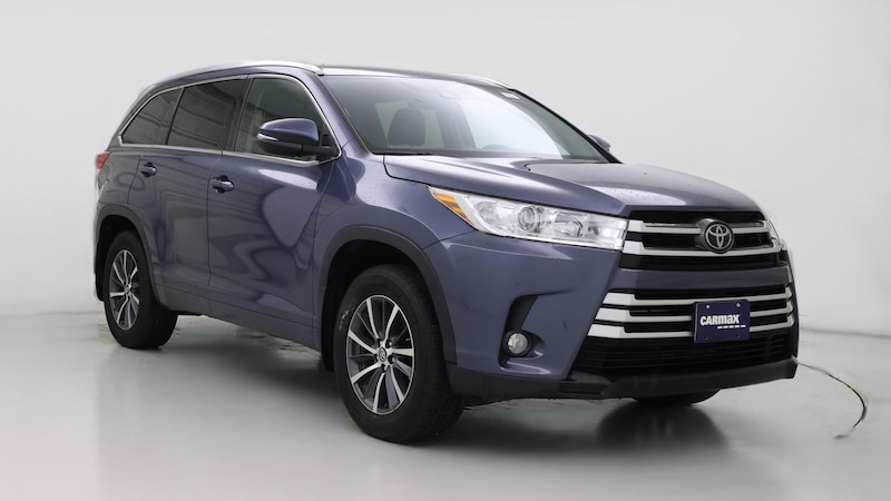 2017 Toyota Highlander XLE Hero Image