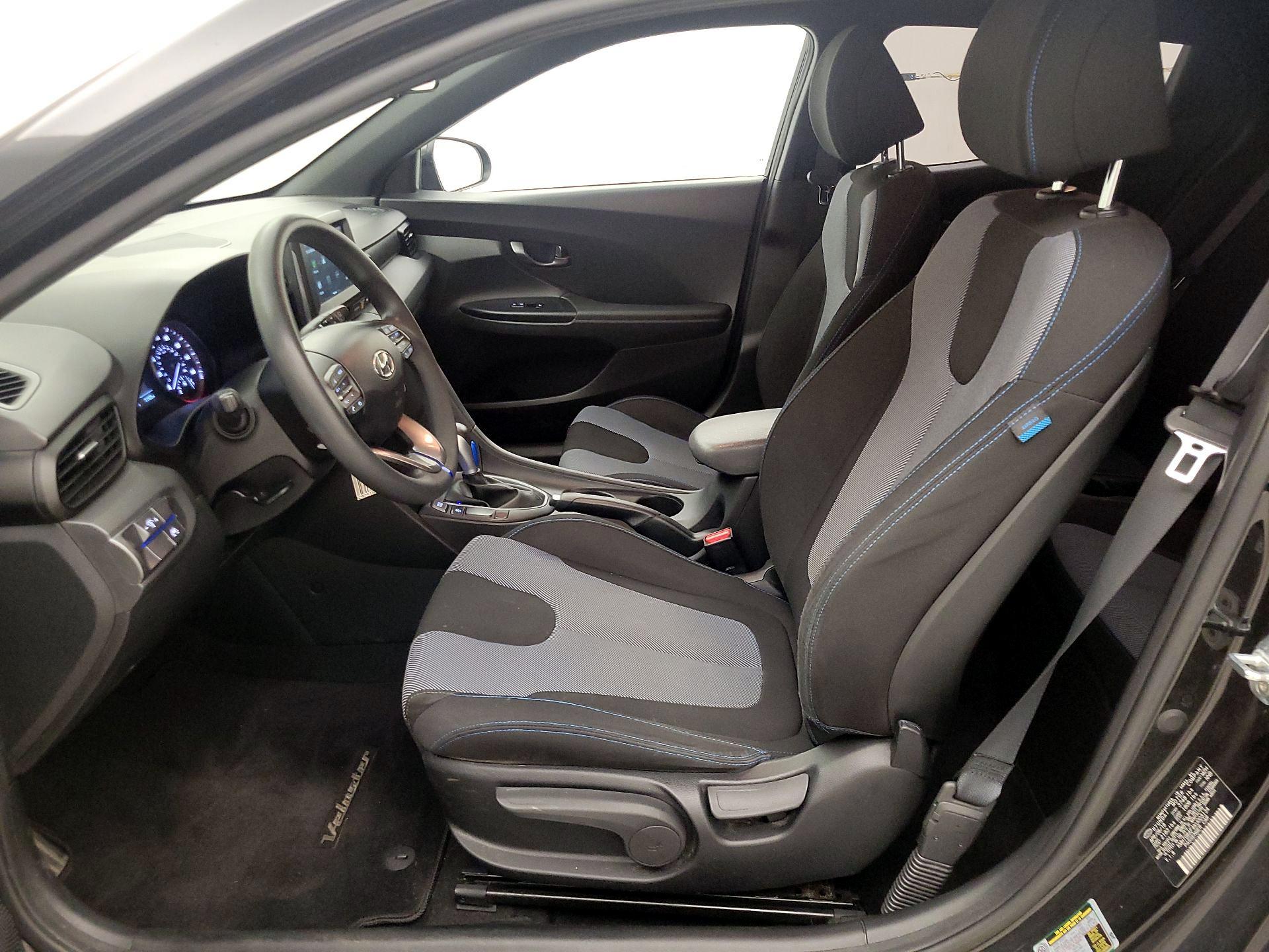 Thumbnail: 2019 Hyundai Veloster - 11