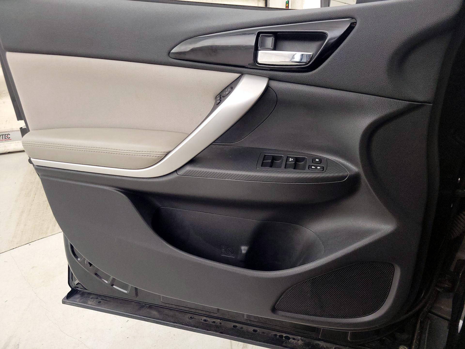 Thumbnail: 2018 Mitsubishi Eclipse Cross - 12