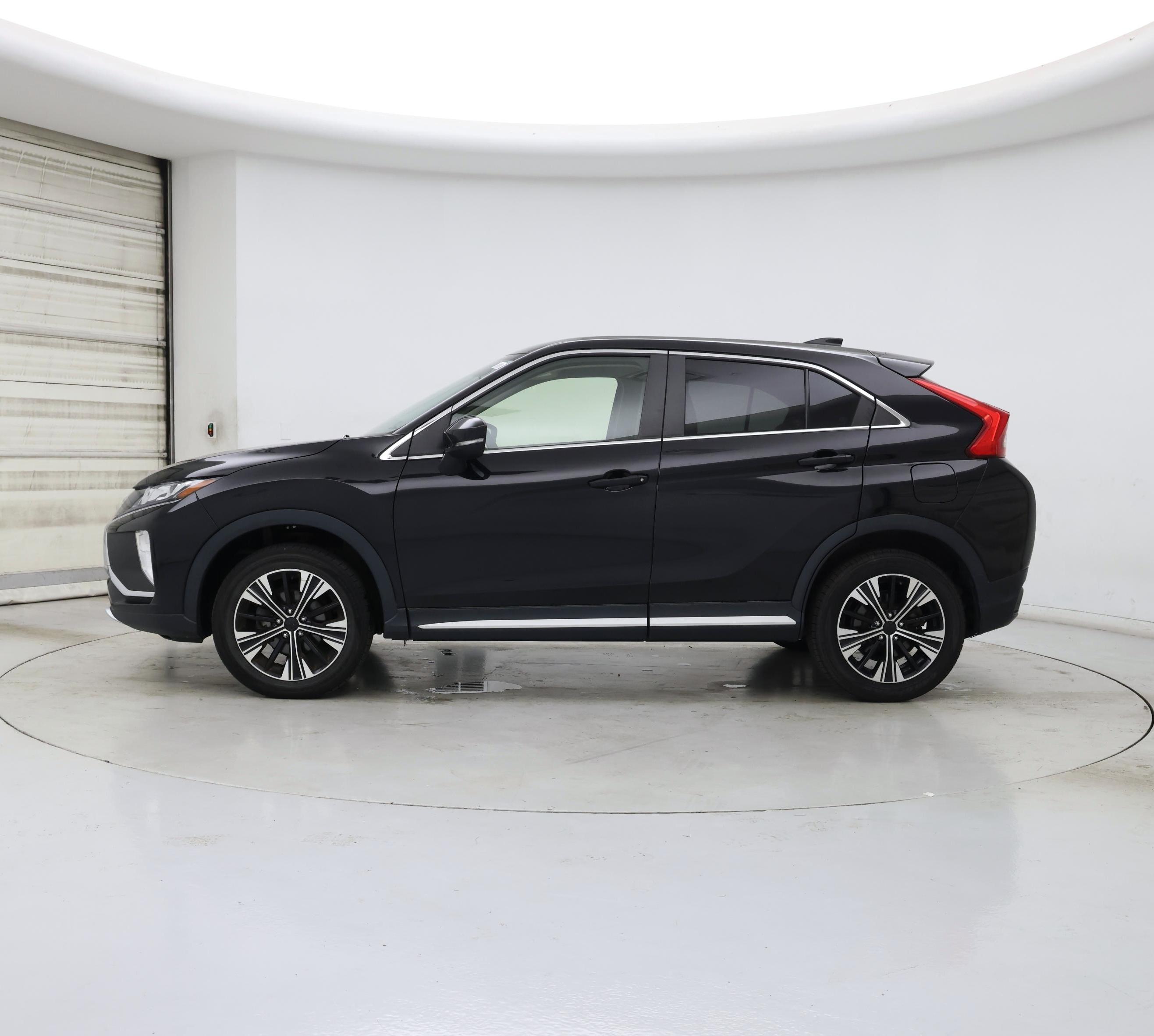 Thumbnail: 2018 Mitsubishi Eclipse Cross - 3
