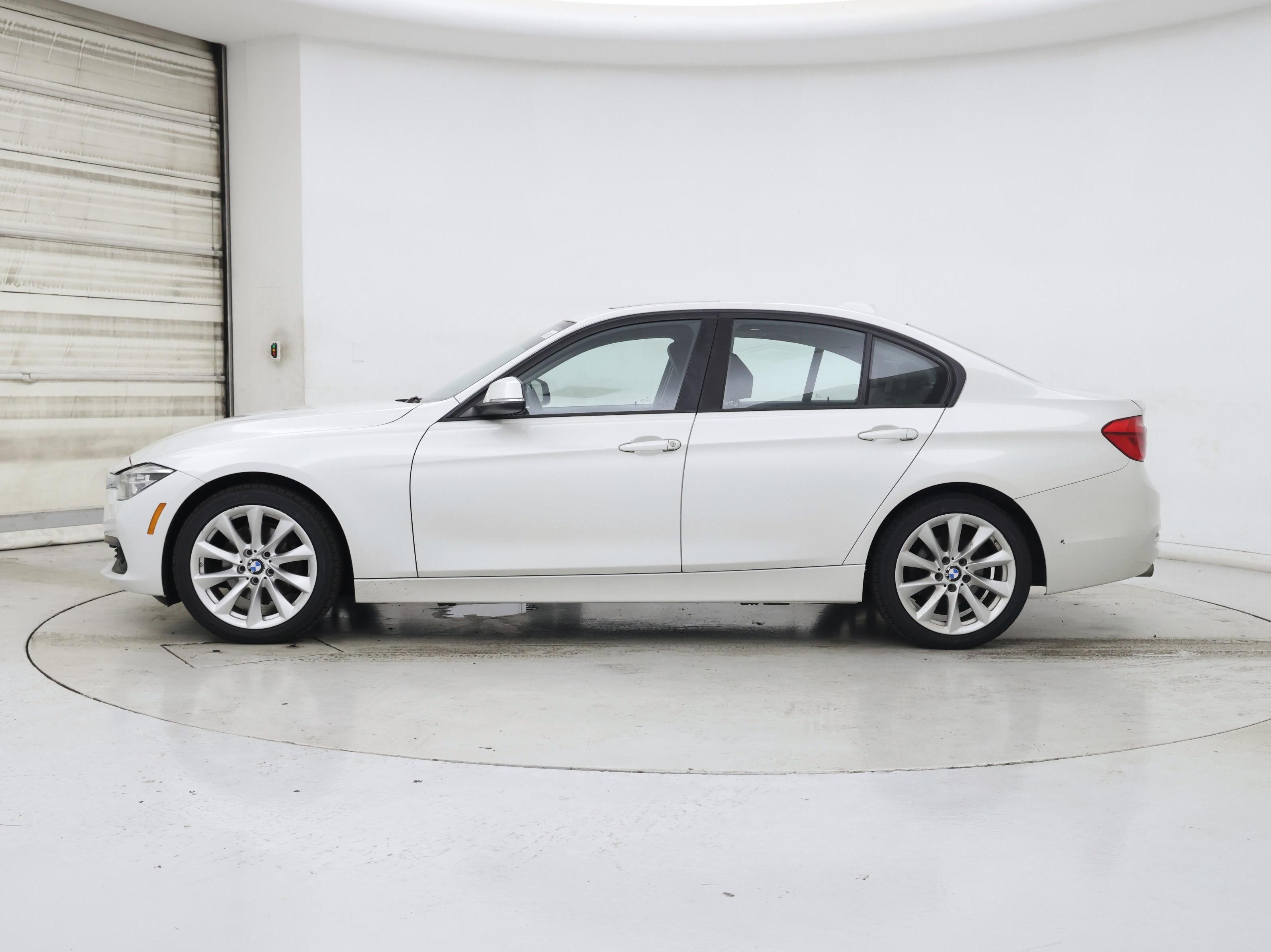 Thumbnail: 2018 BMW 3 Series - 3