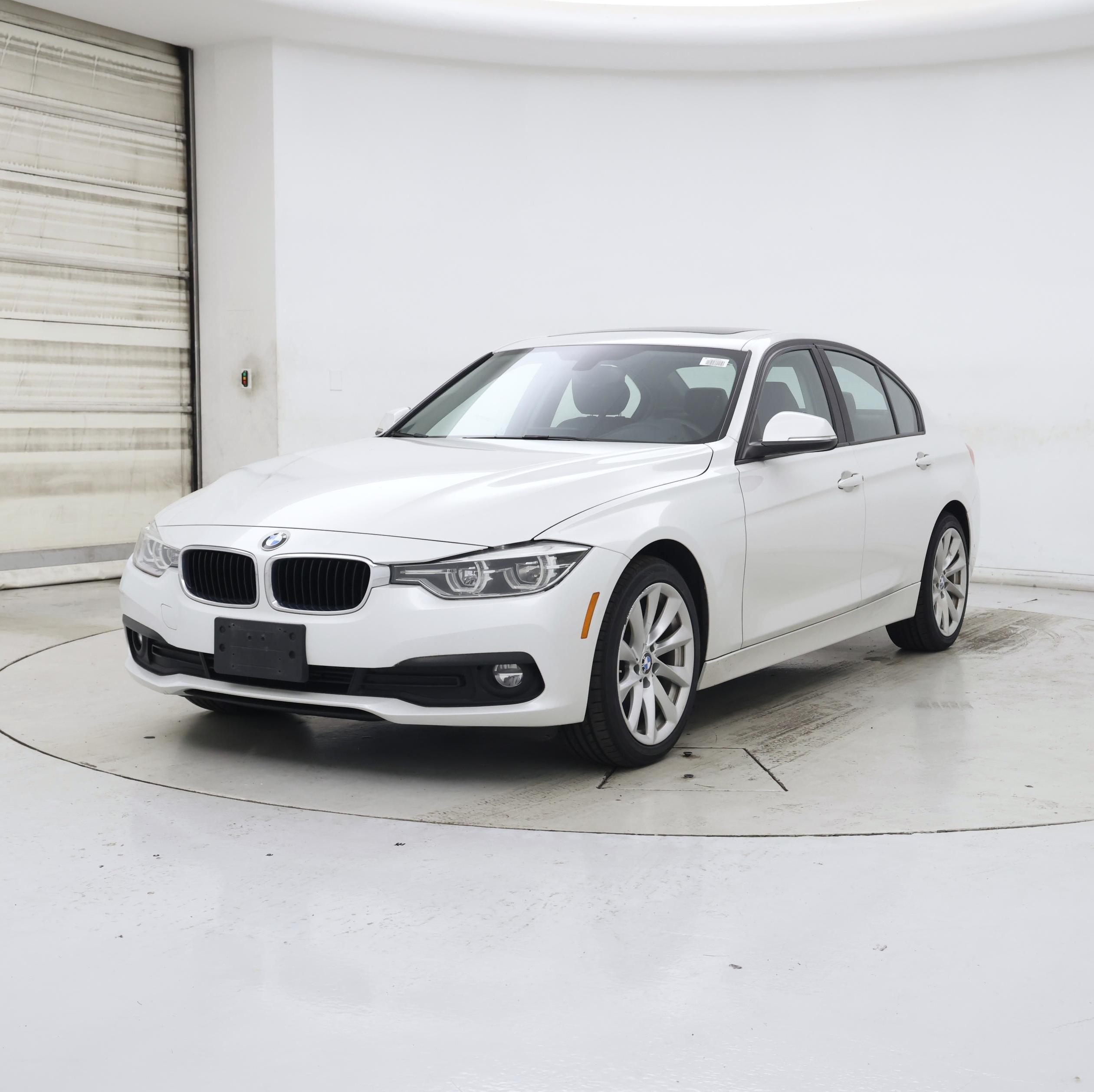 Thumbnail: 2018 BMW 3 Series - 4