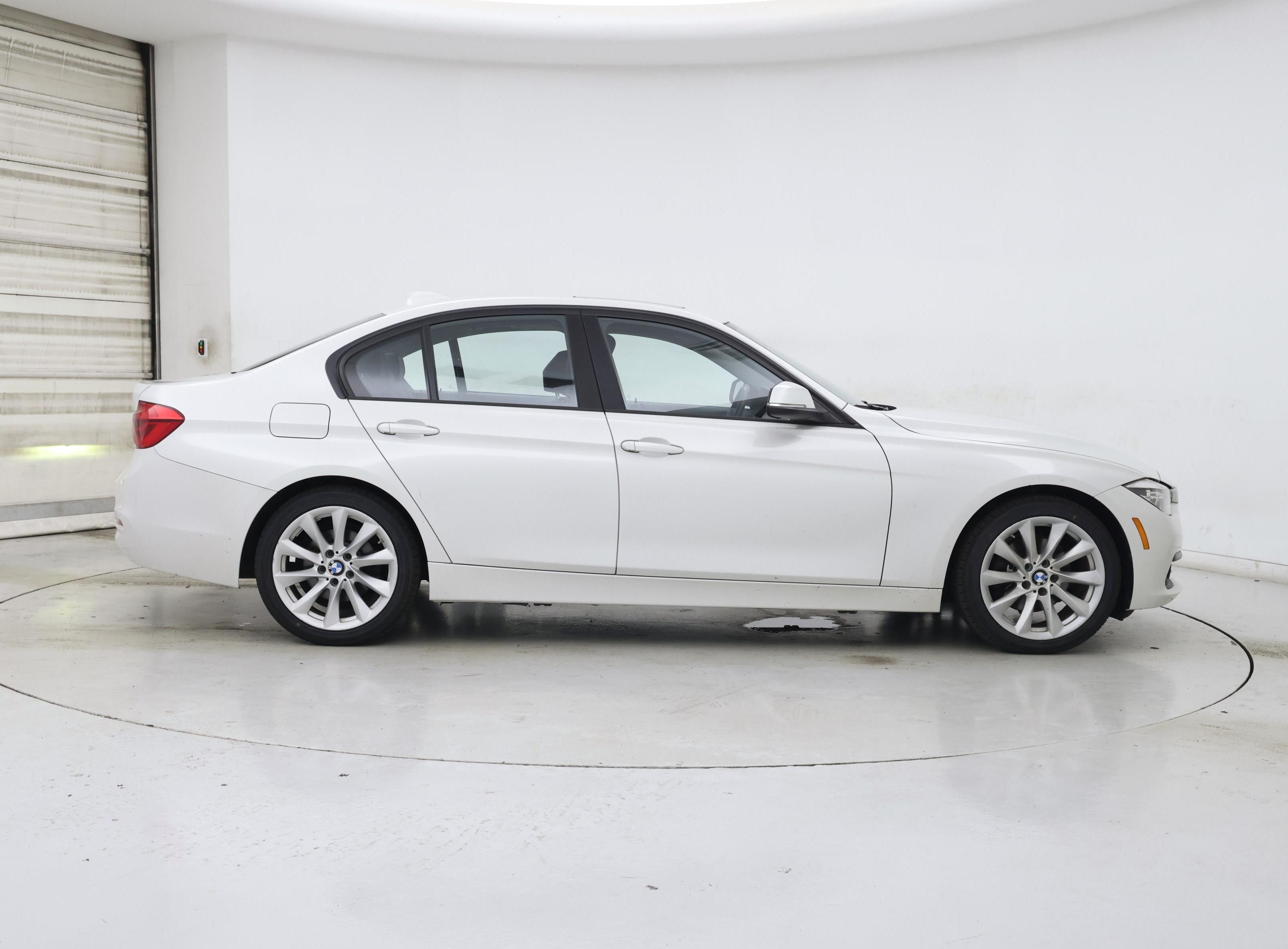 Thumbnail: 2018 BMW 3 Series - 7