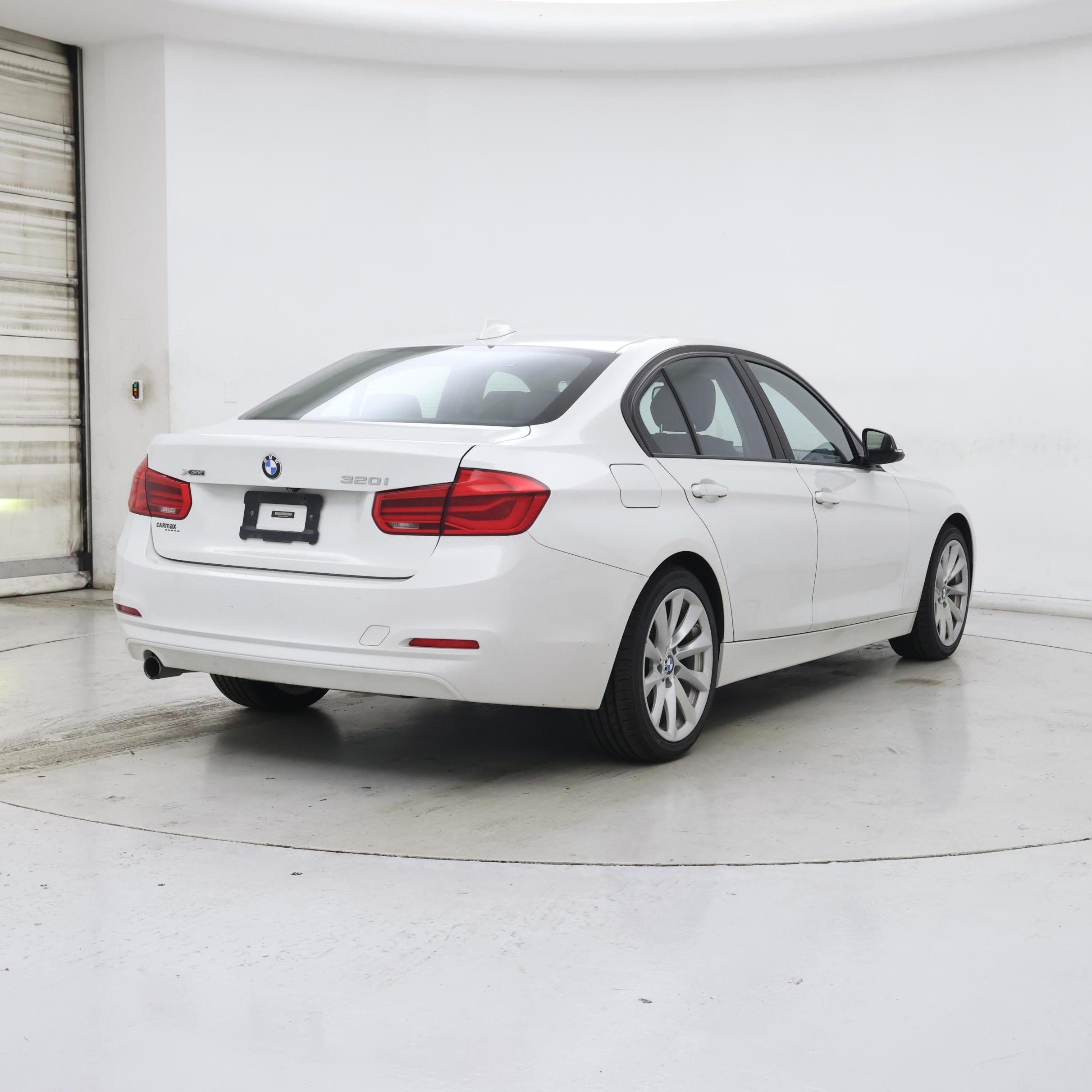 Thumbnail: 2018 BMW 3 Series - 8