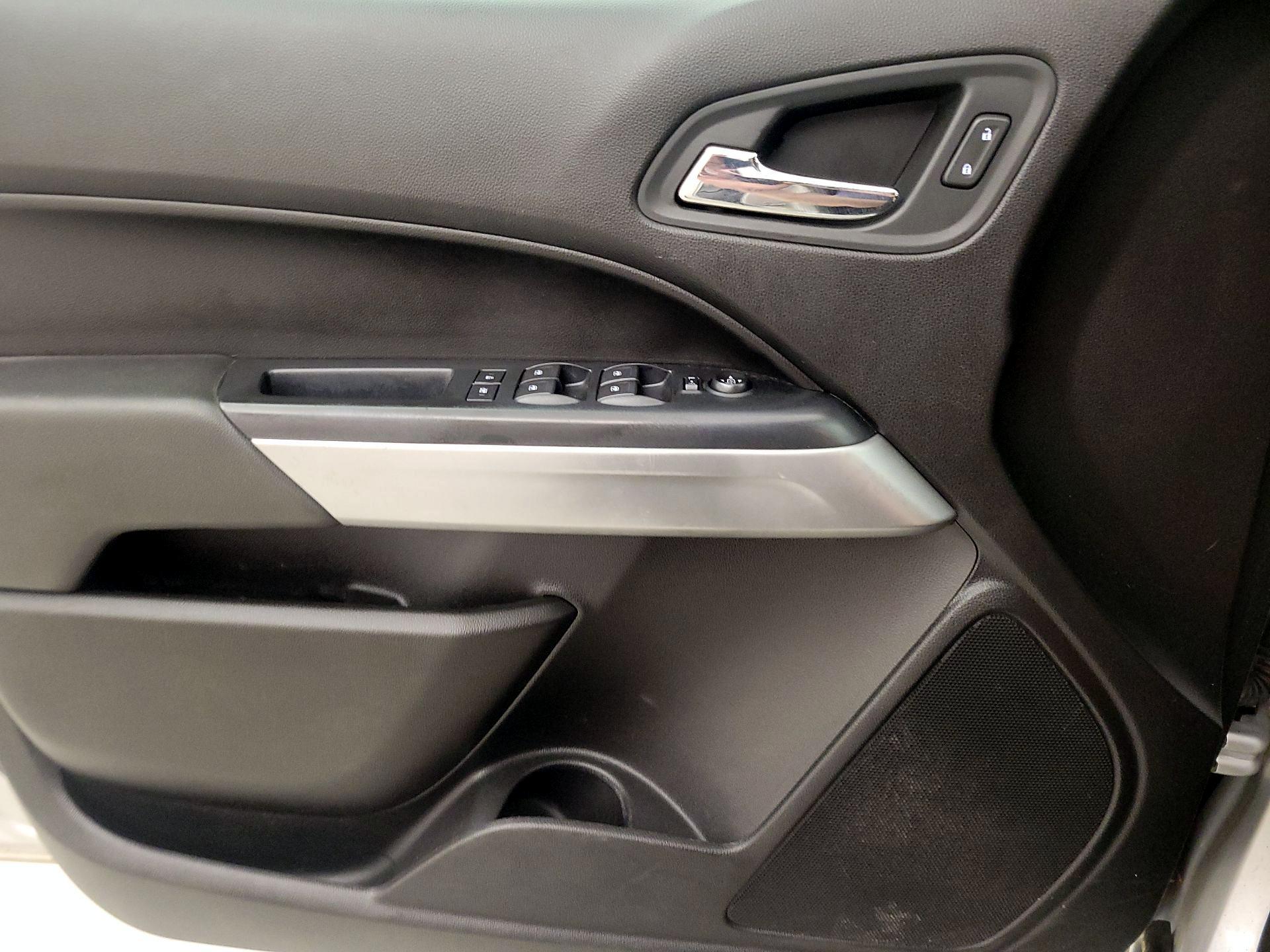 Thumbnail: 2019 Chevrolet Colorado - 12