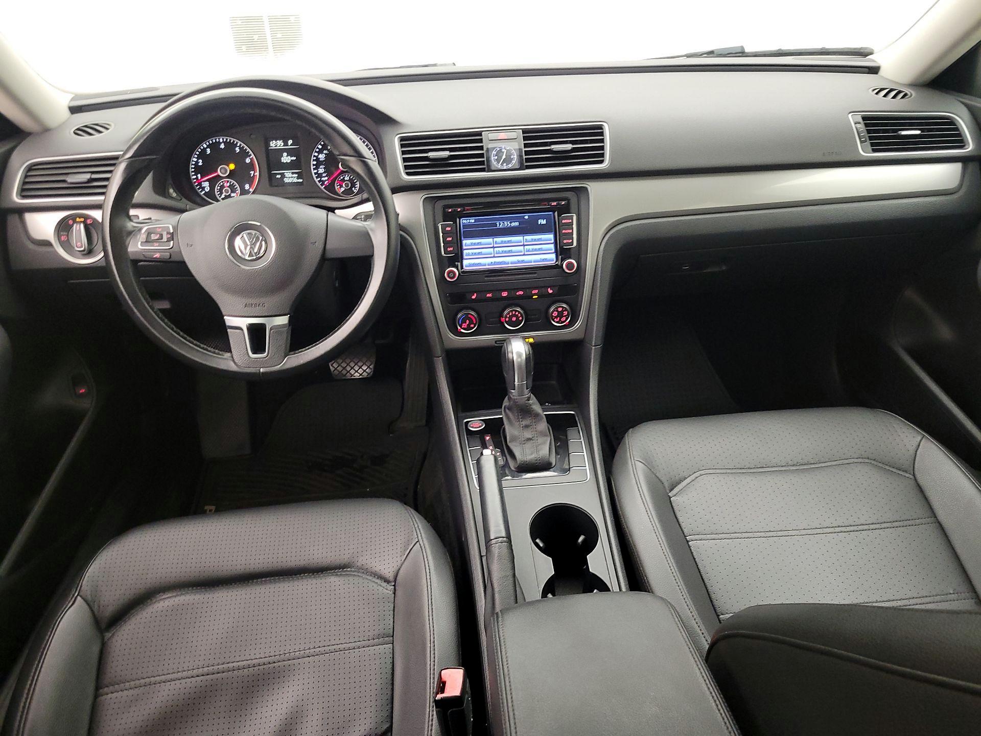 Thumbnail: 2015 Volkswagen Passat - 9