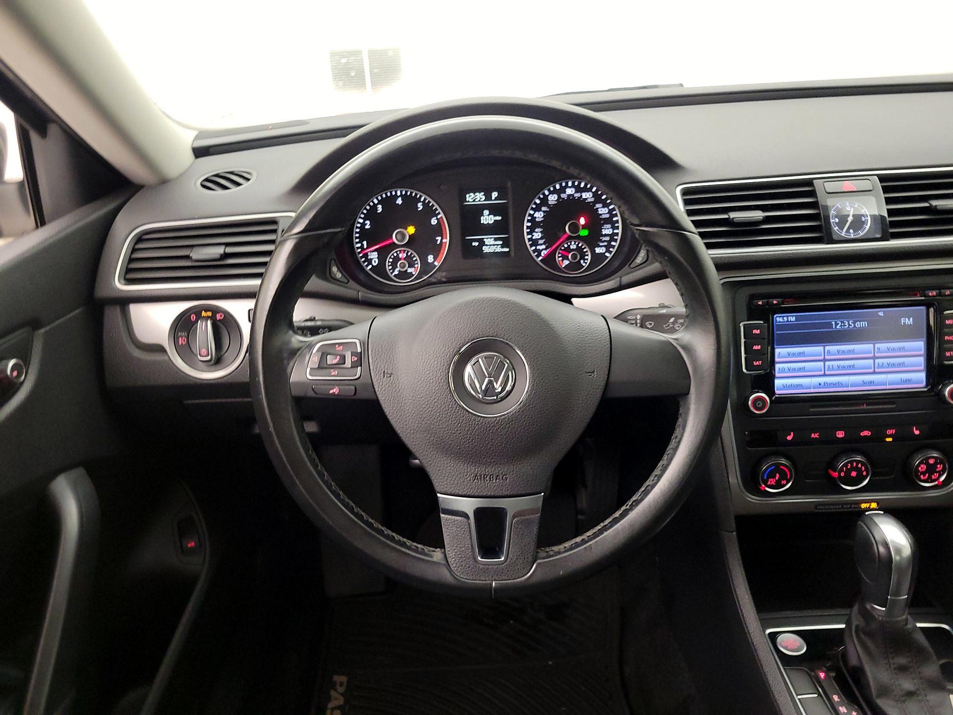Thumbnail: 2015 Volkswagen Passat - 10