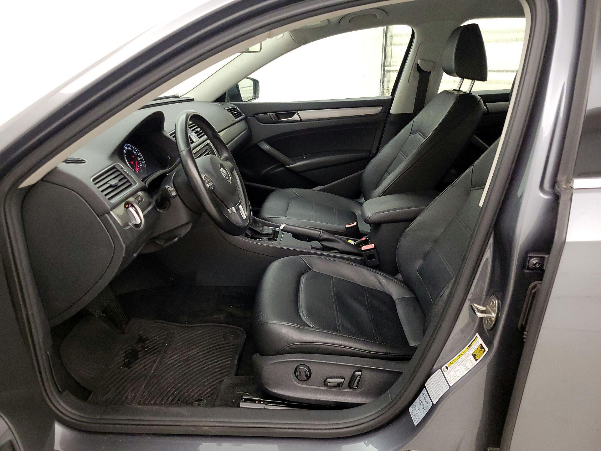 Thumbnail: 2015 Volkswagen Passat - 11