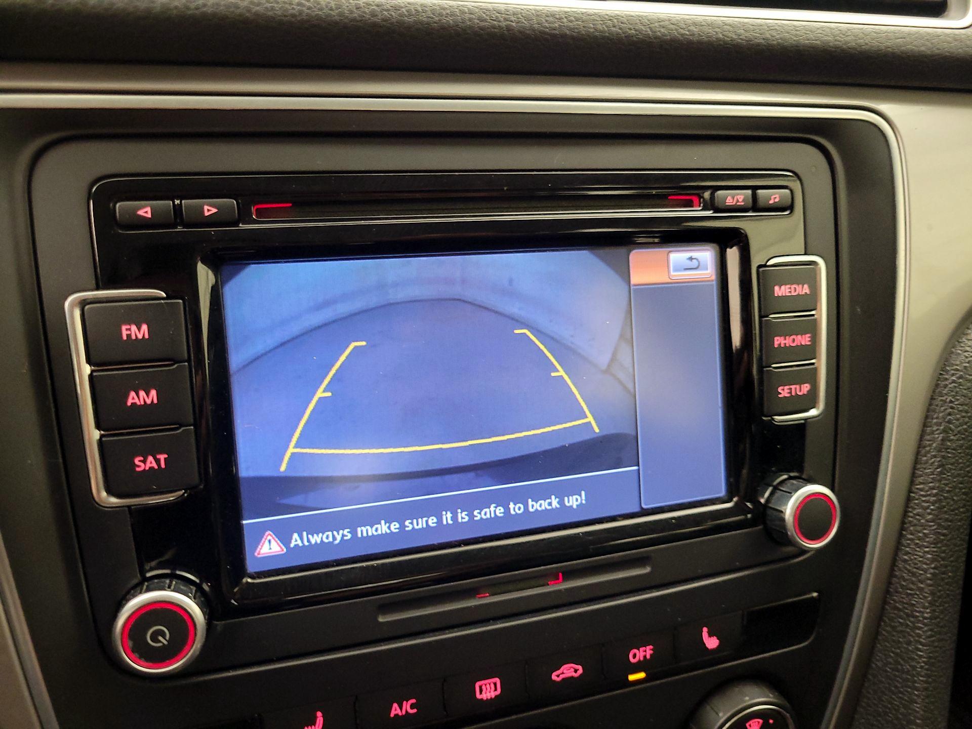 Thumbnail: 2015 Volkswagen Passat - 14
