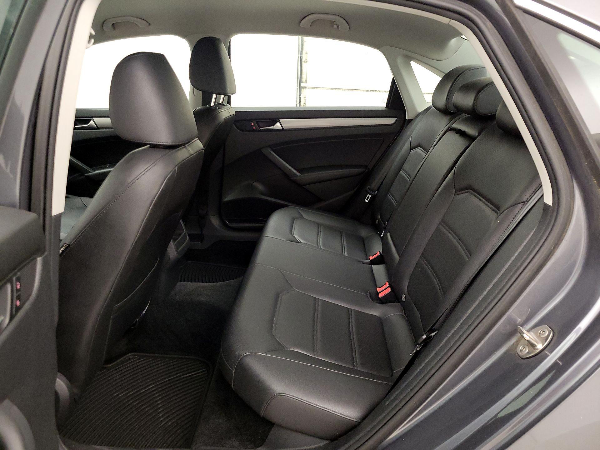Thumbnail: 2015 Volkswagen Passat - 19