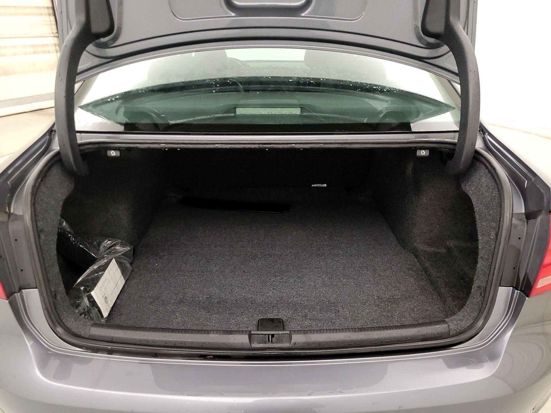 Thumbnail: 2015 Volkswagen Passat - 20