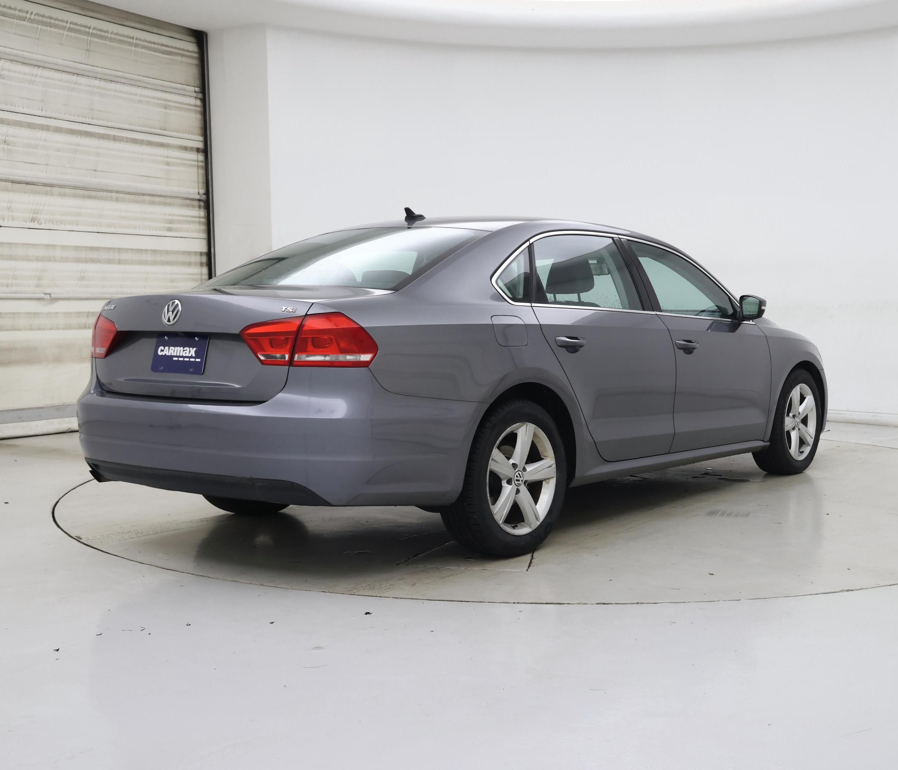 Thumbnail: 2015 Volkswagen Passat - 8