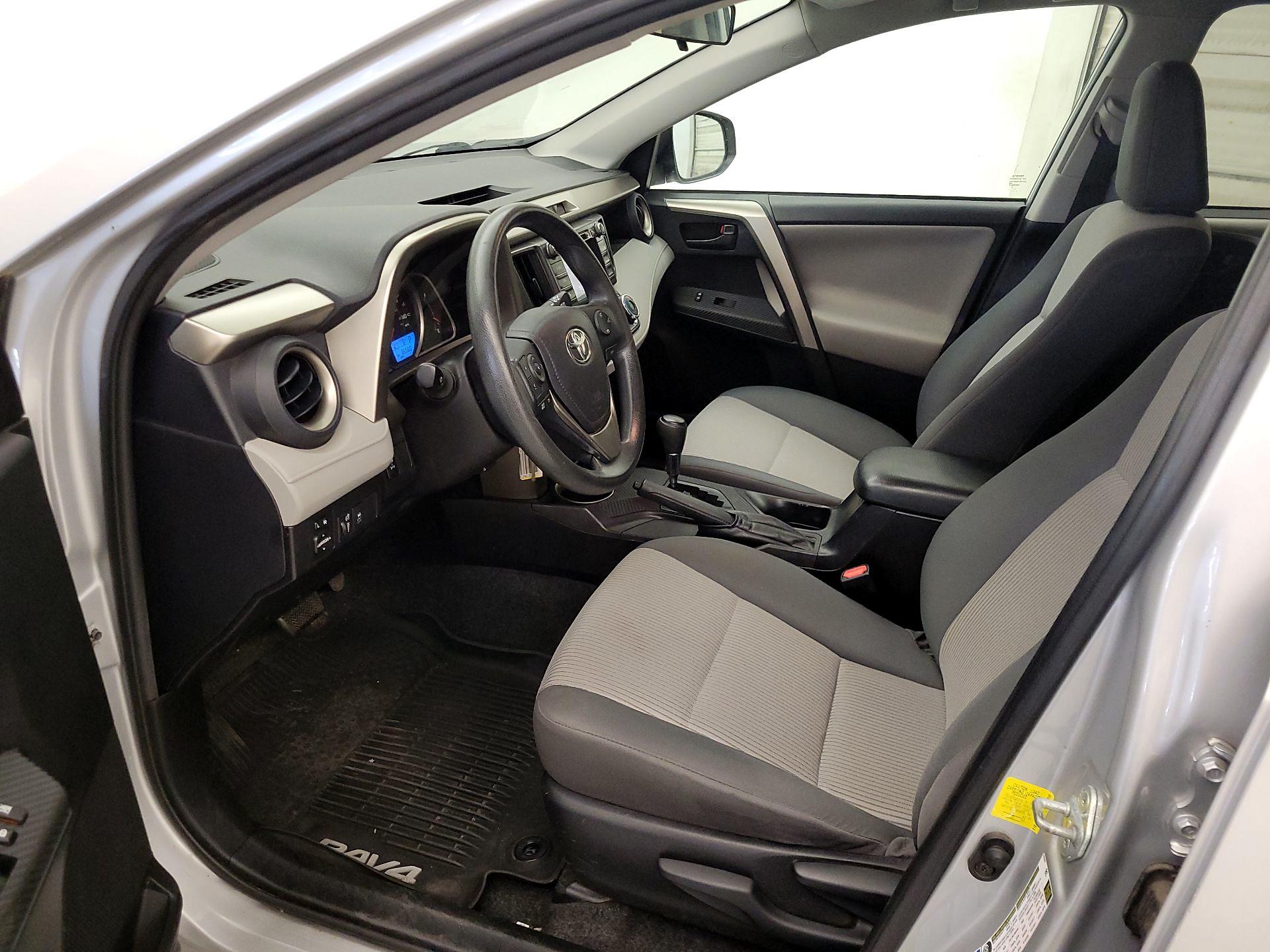 Thumbnail: 2015 Toyota RAV4 - 11