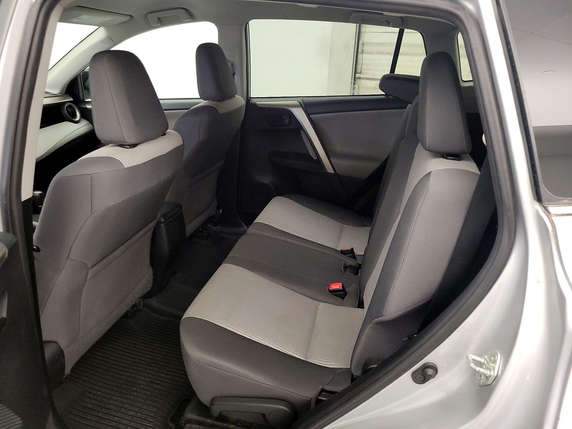 Thumbnail: 2015 Toyota RAV4 - 19