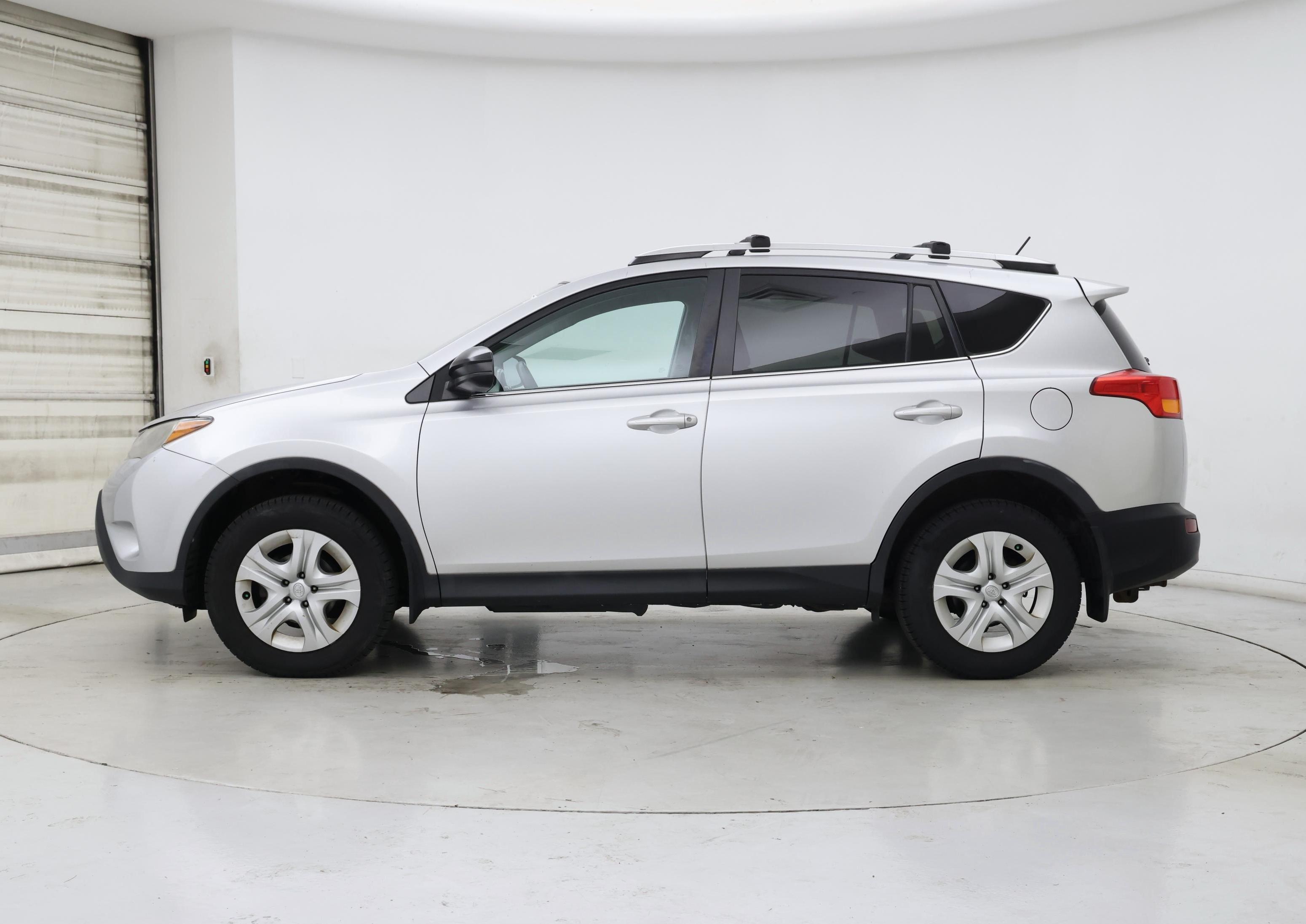 Thumbnail: 2015 Toyota RAV4 - 3