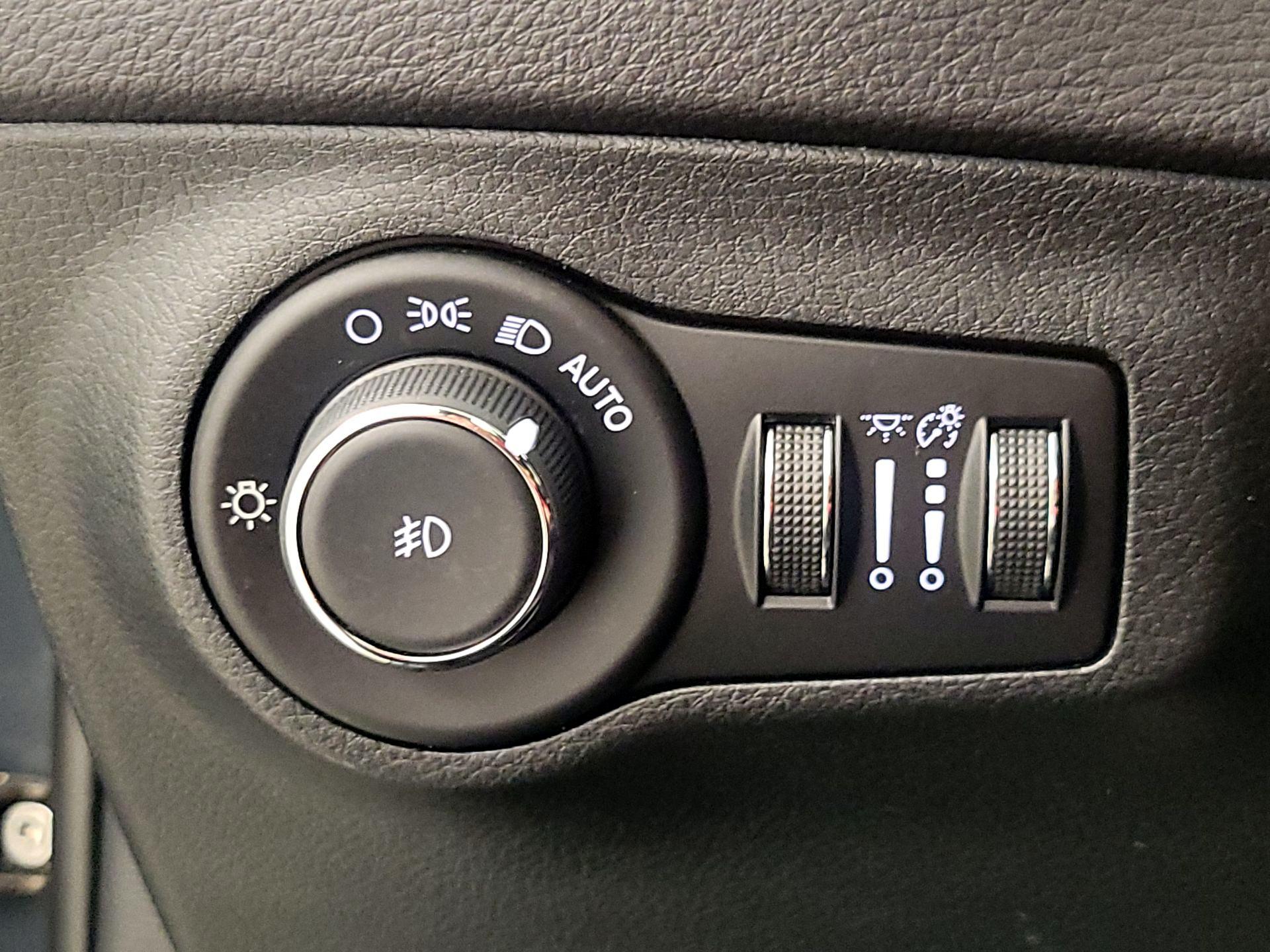 Thumbnail: 2018 Jeep Compass - 13