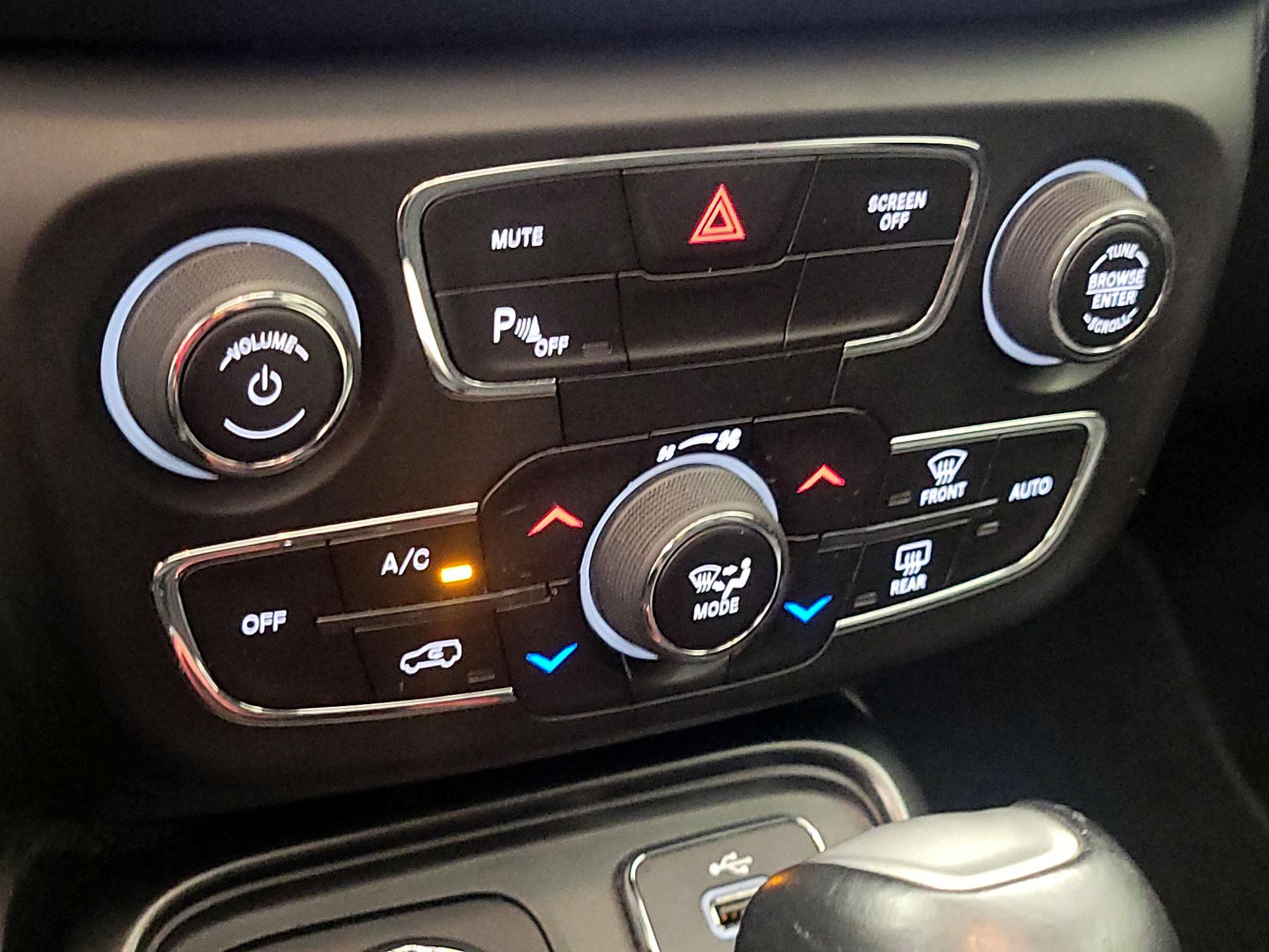 Thumbnail: 2018 Jeep Compass - 16