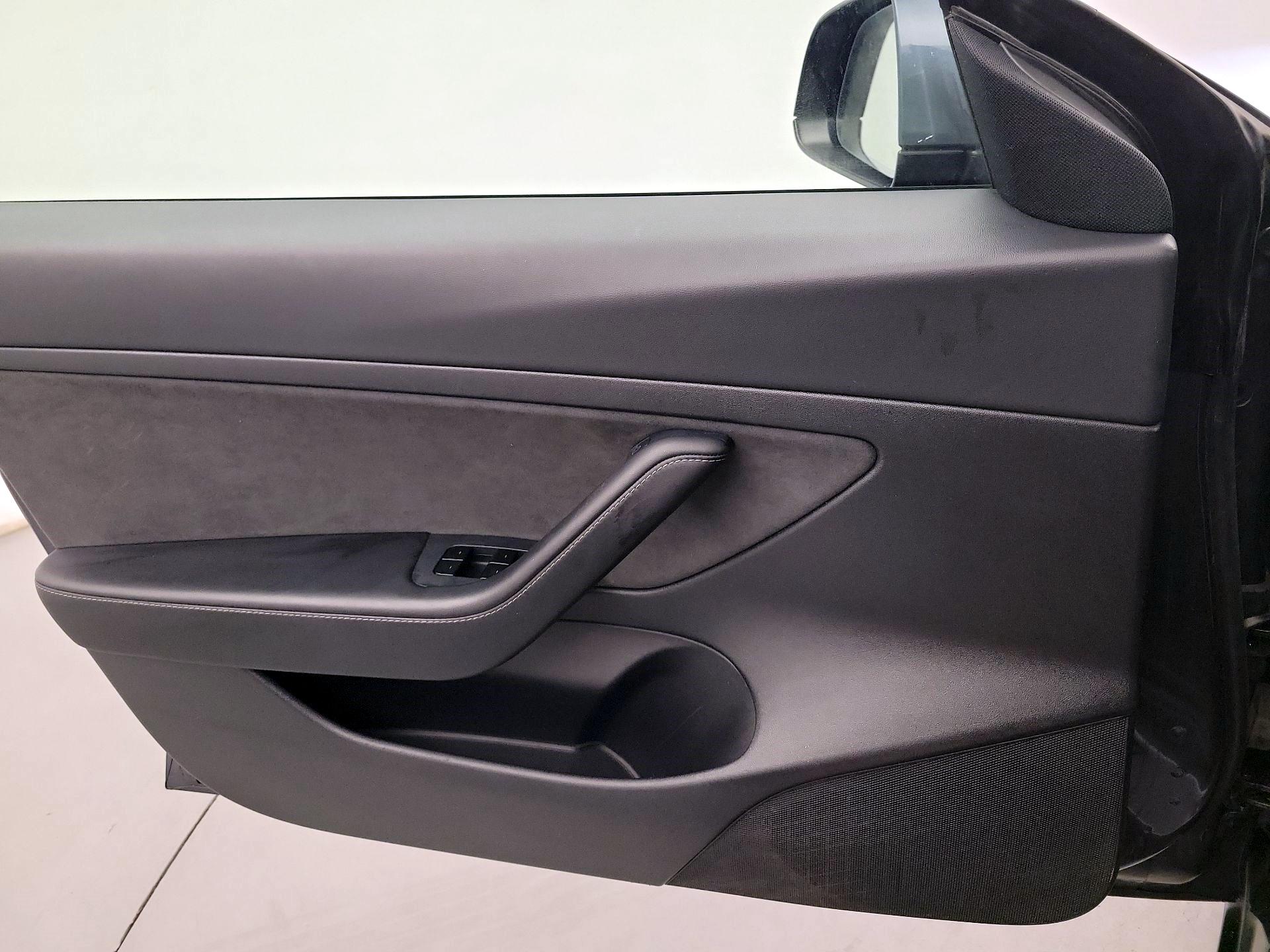 Thumbnail: 2021 Tesla Model 3 - 10