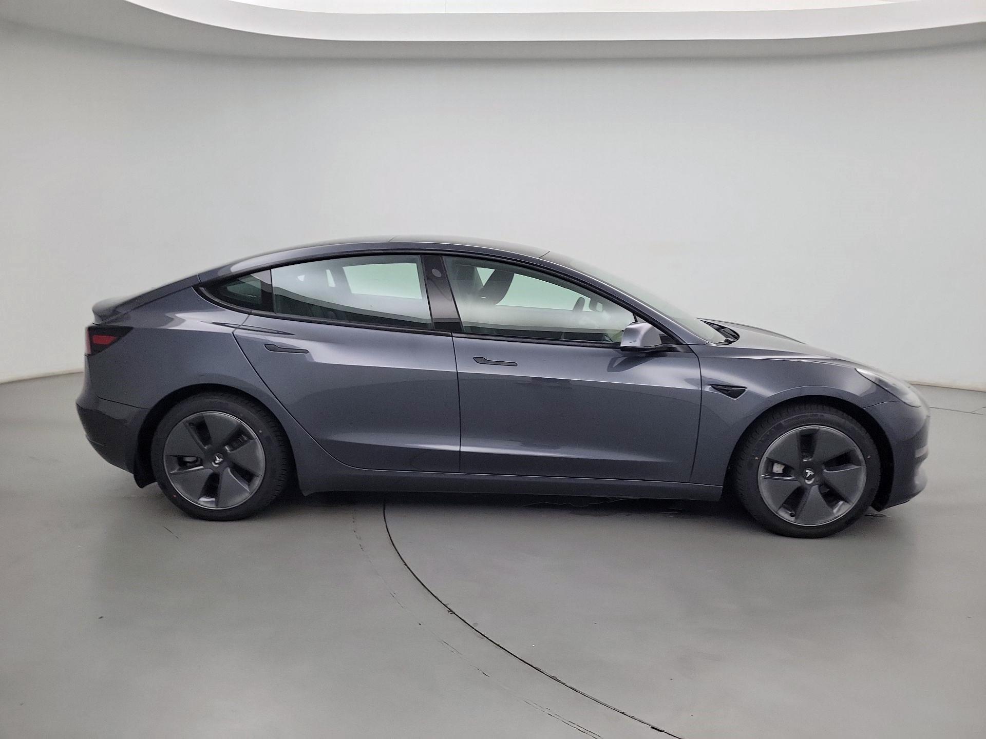 Thumbnail: 2021 Tesla Model 3 - 4