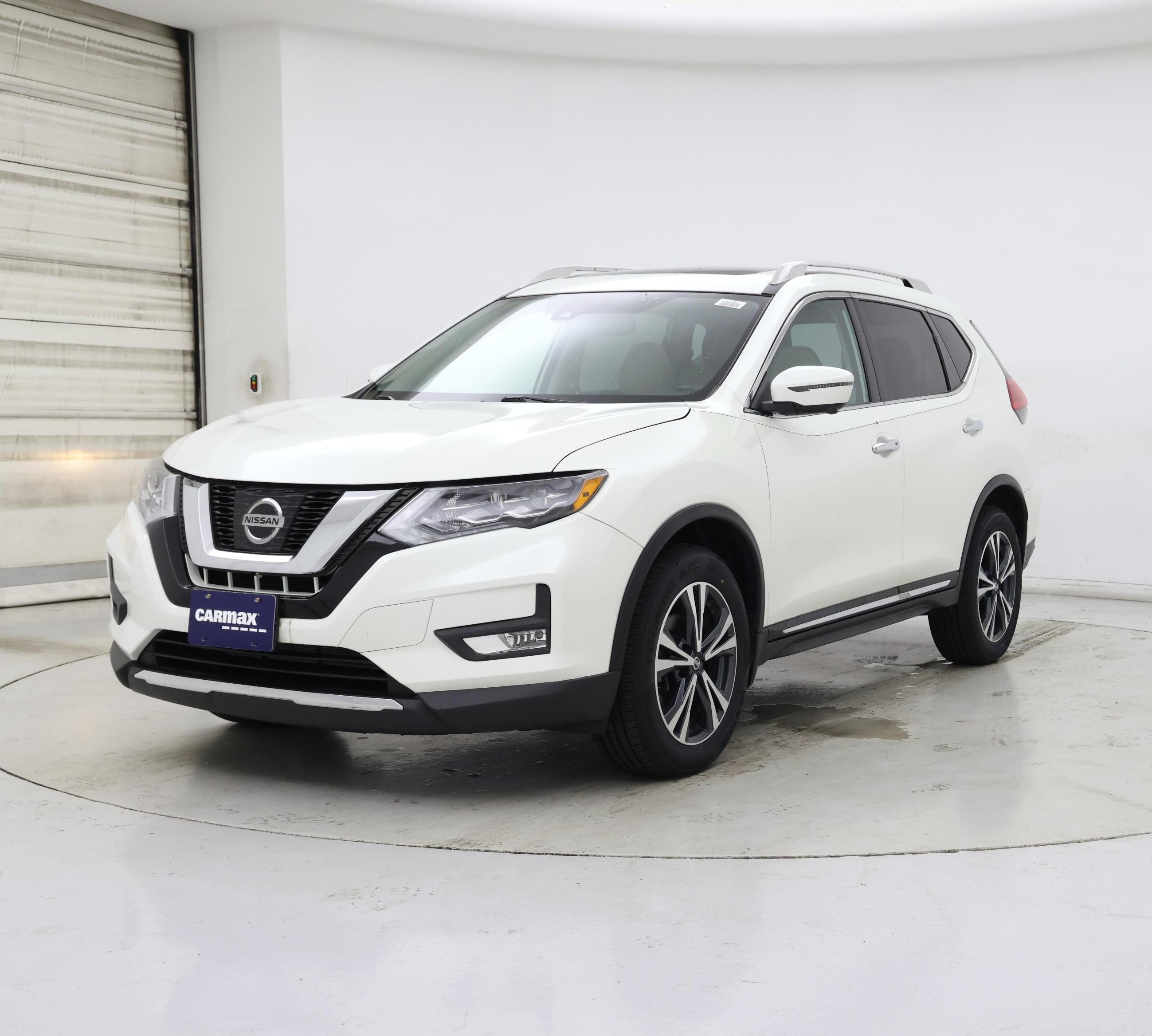 Thumbnail: 2017 Nissan Rogue - 4