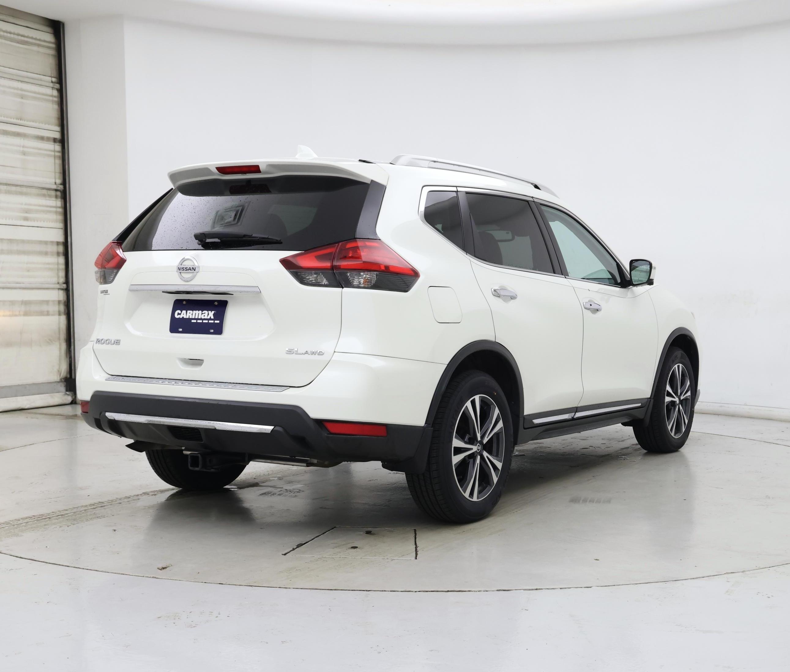 Thumbnail: 2017 Nissan Rogue - 8